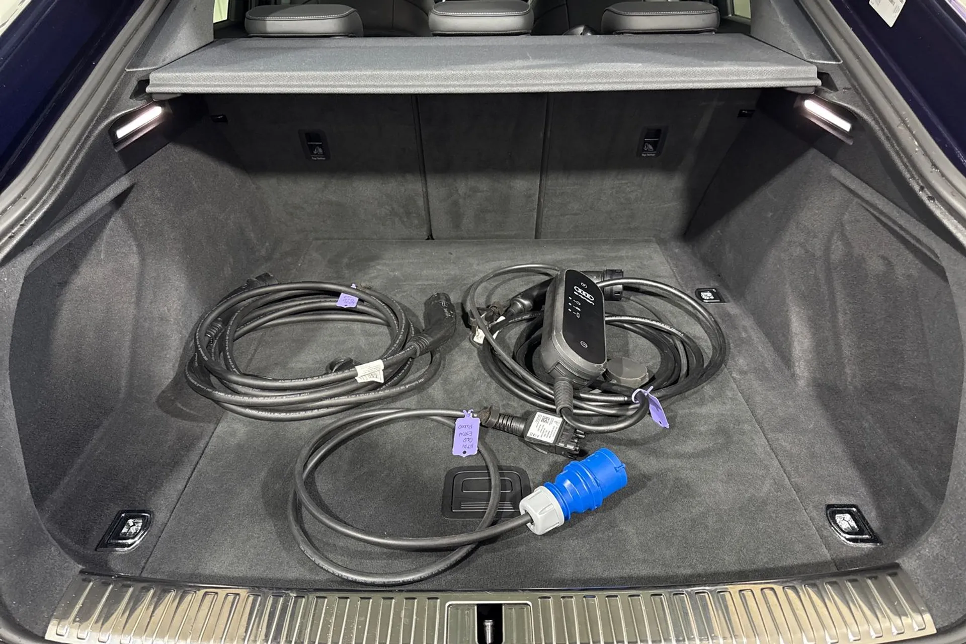 Audi e-tron thumbnail image number 21