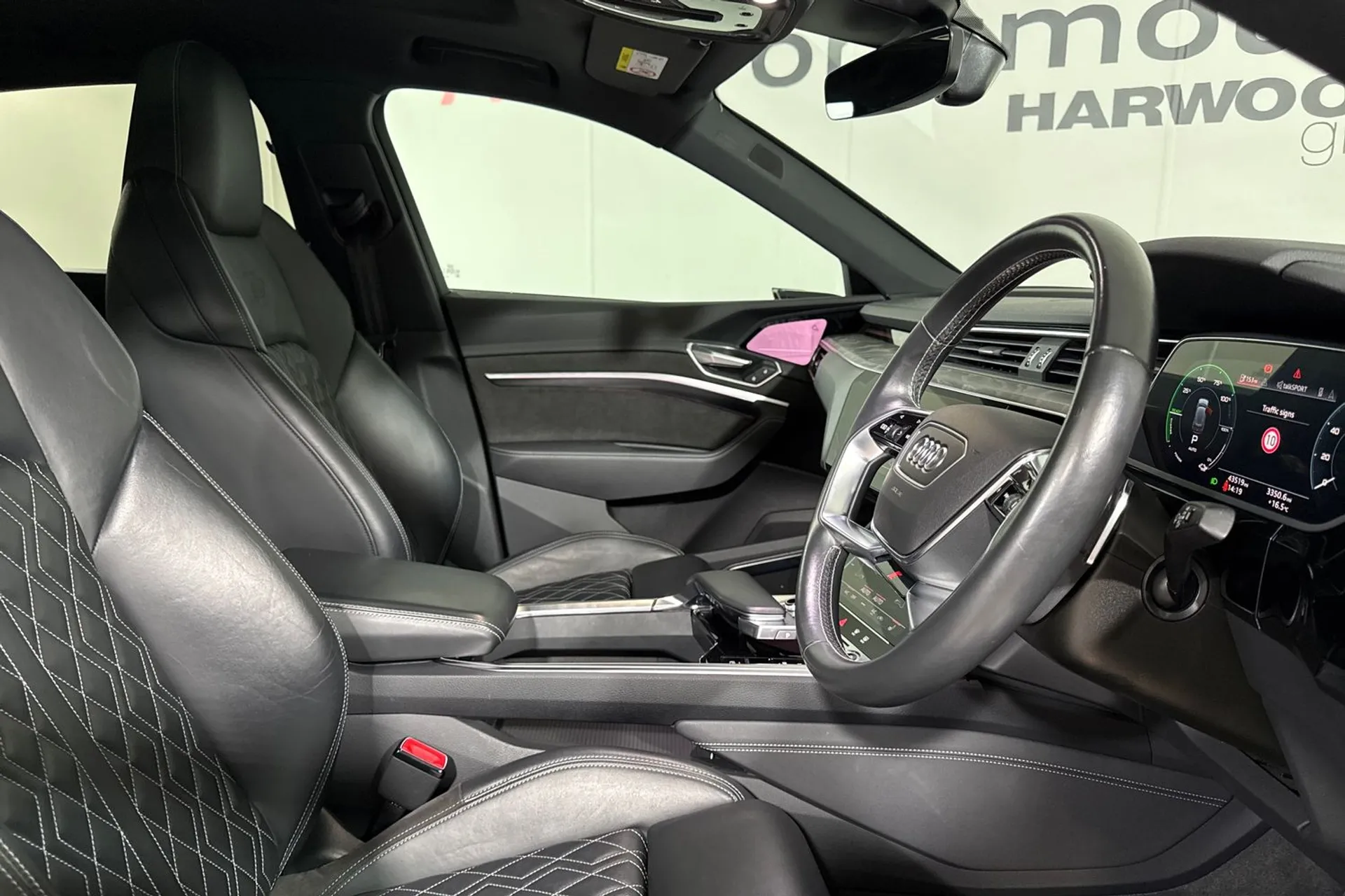 Audi e-tron thumbnail image number 29