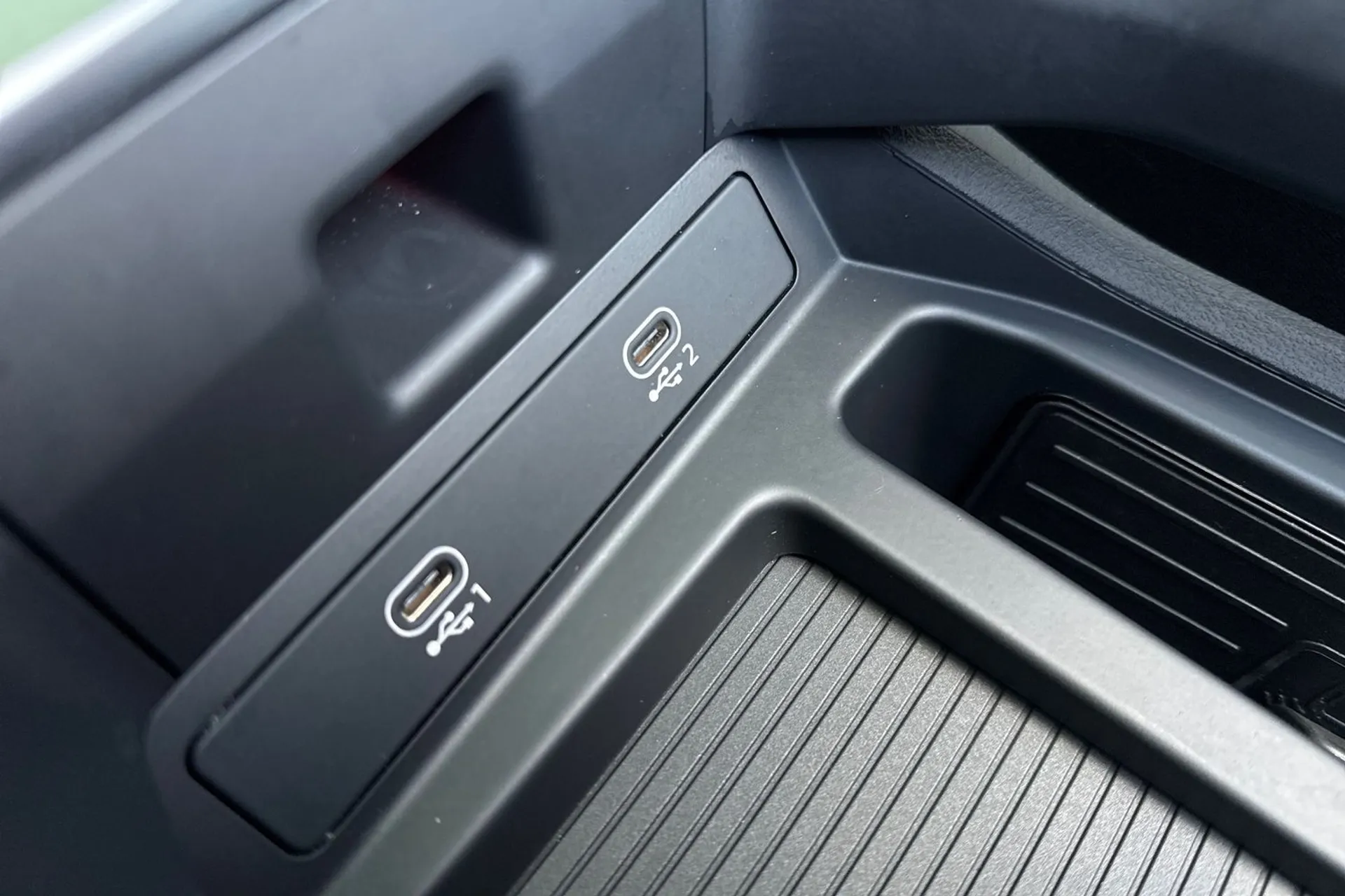 Audi e-tron thumbnail image number 56