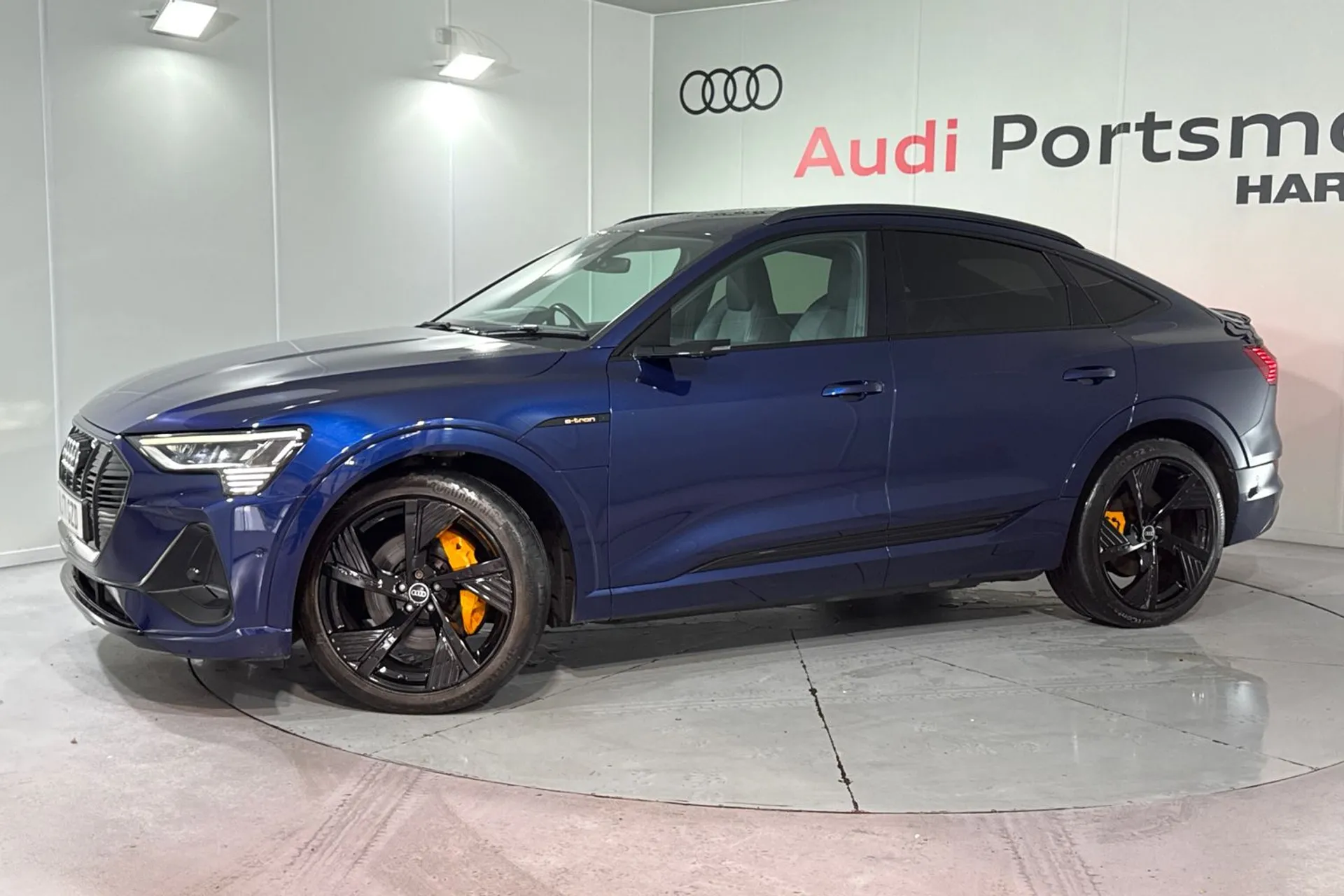 Audi e-tron thumbnail image number 6