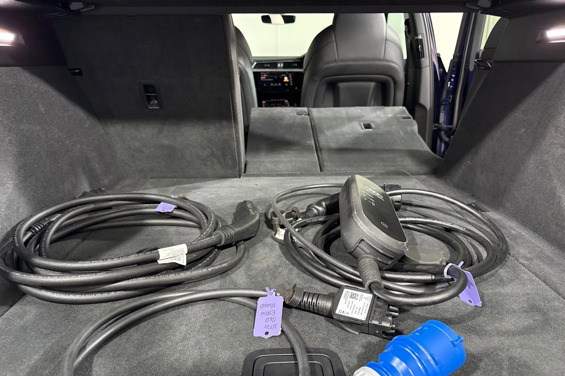 Audi e-tron thumbnail image number 23