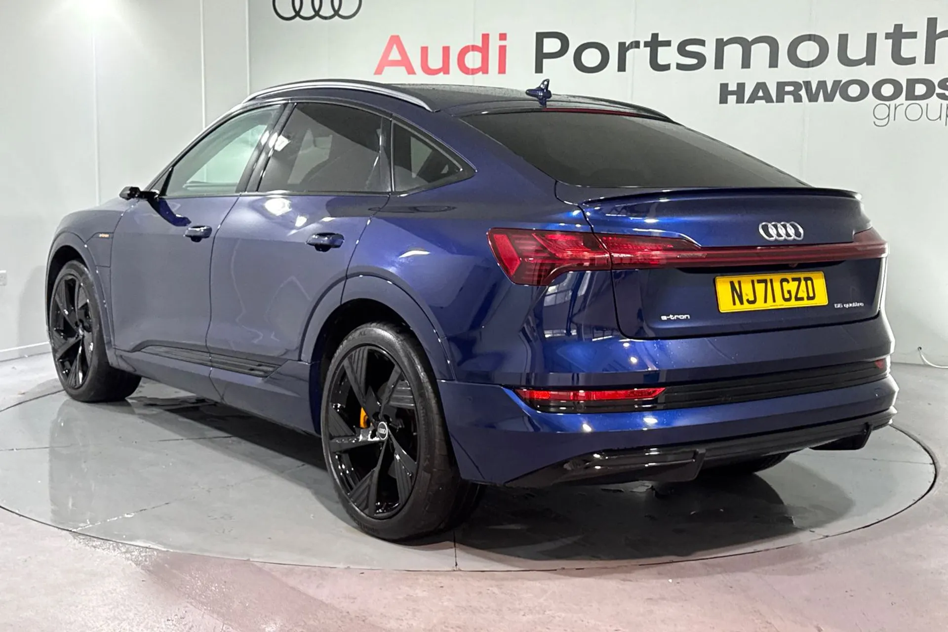 Audi e-tron thumbnail image number 10