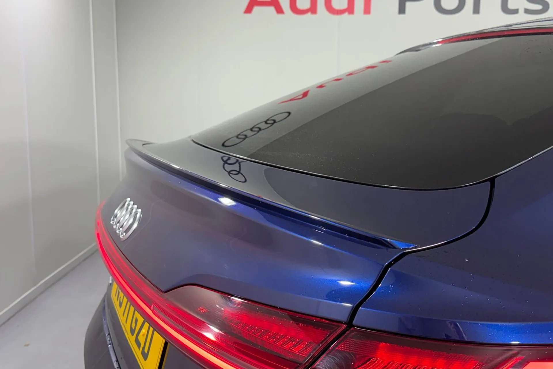 Audi e-tron thumbnail image number 14