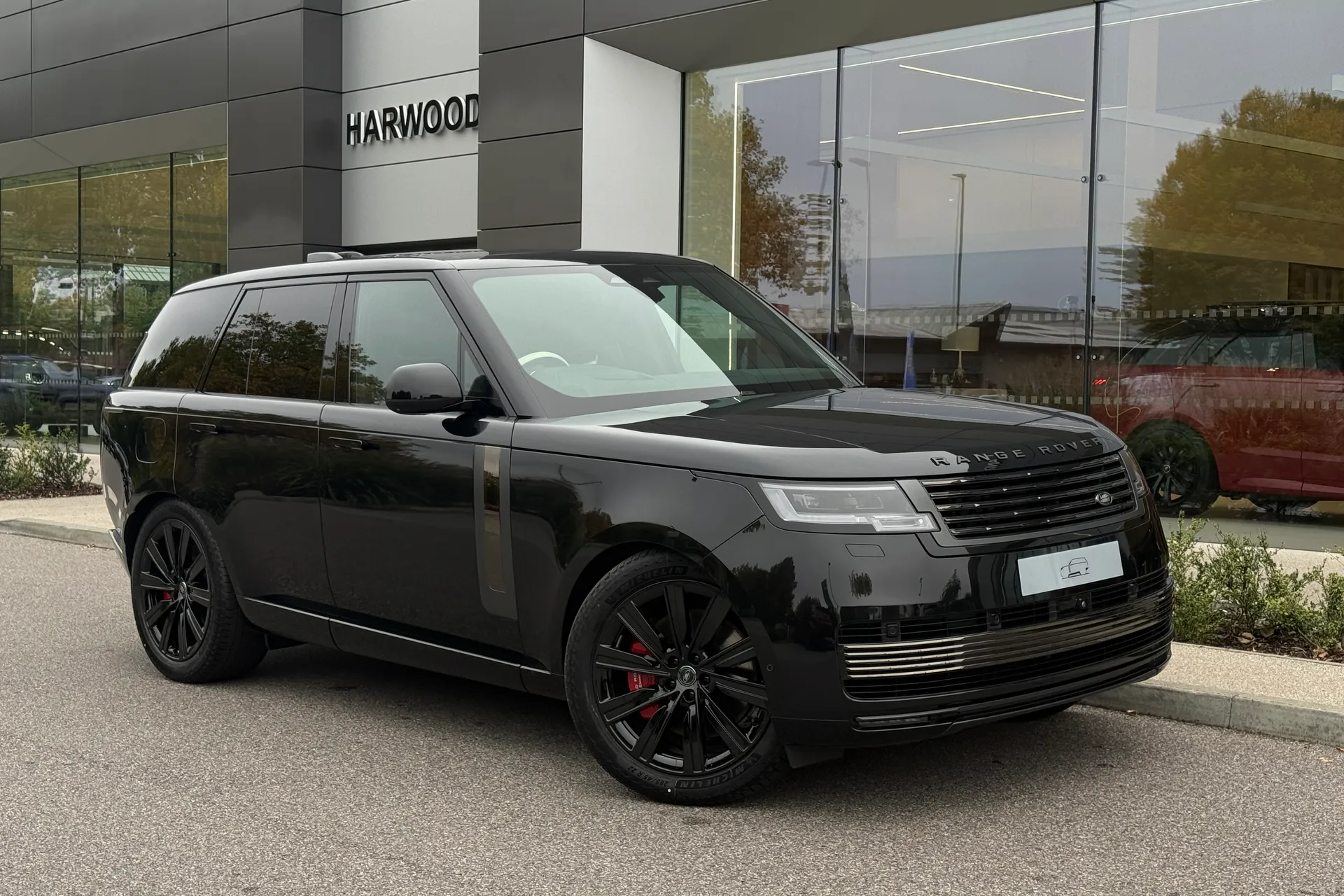 LAND ROVER RANGE ROVER focused image