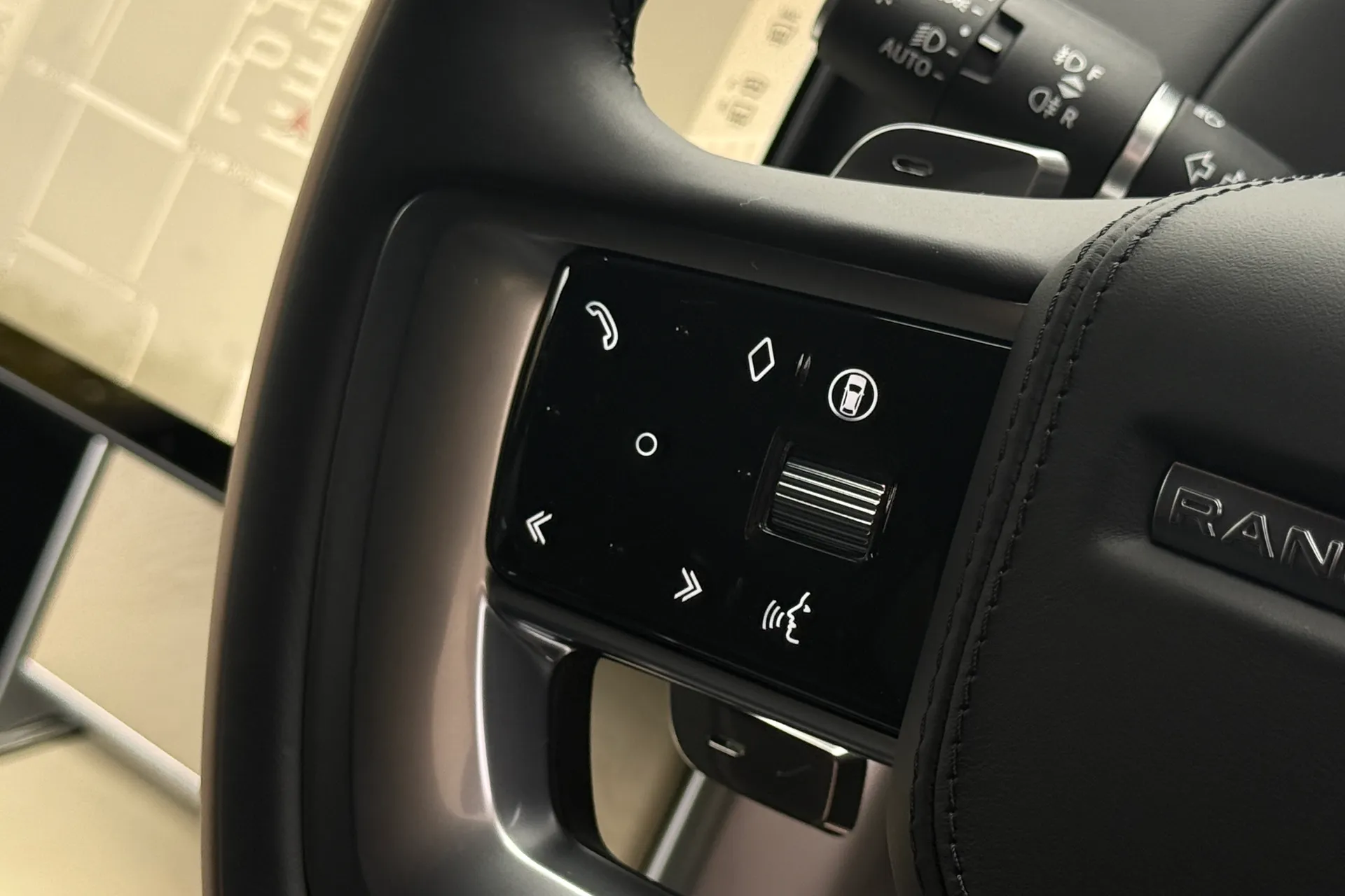 LAND ROVER RANGE ROVER thumbnail image number 67