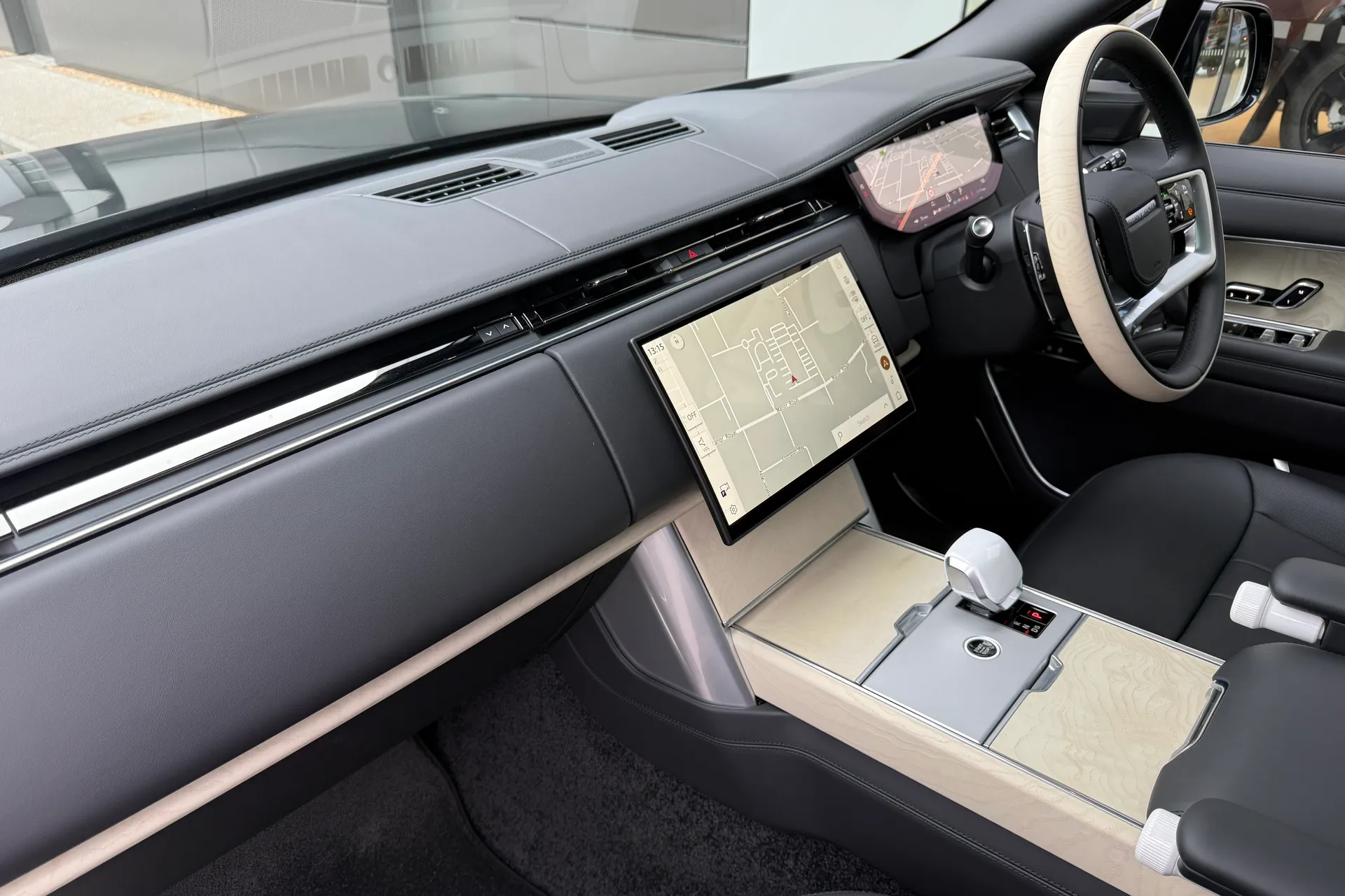 LAND ROVER RANGE ROVER thumbnail image number 65