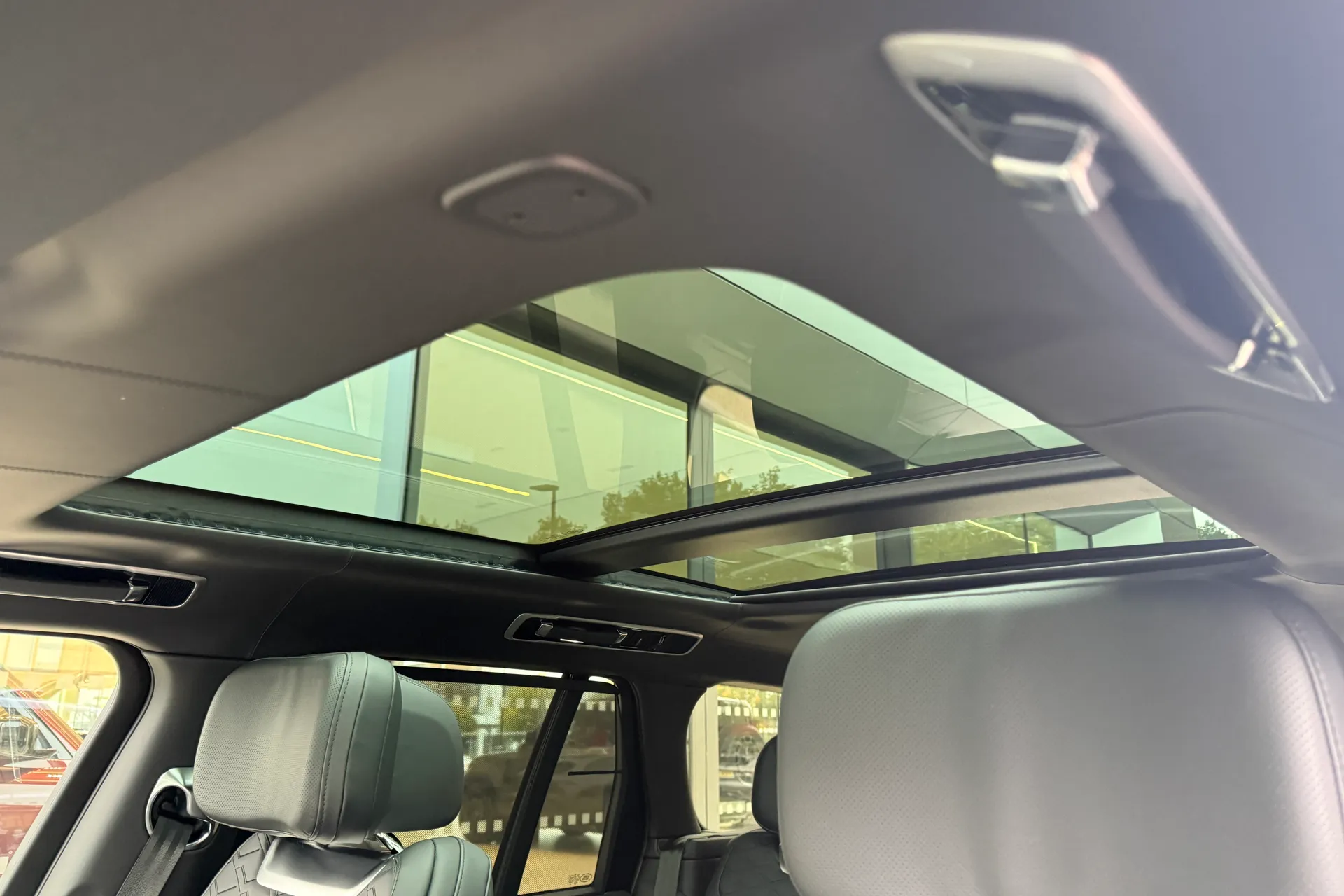 LAND ROVER RANGE ROVER thumbnail image number 5