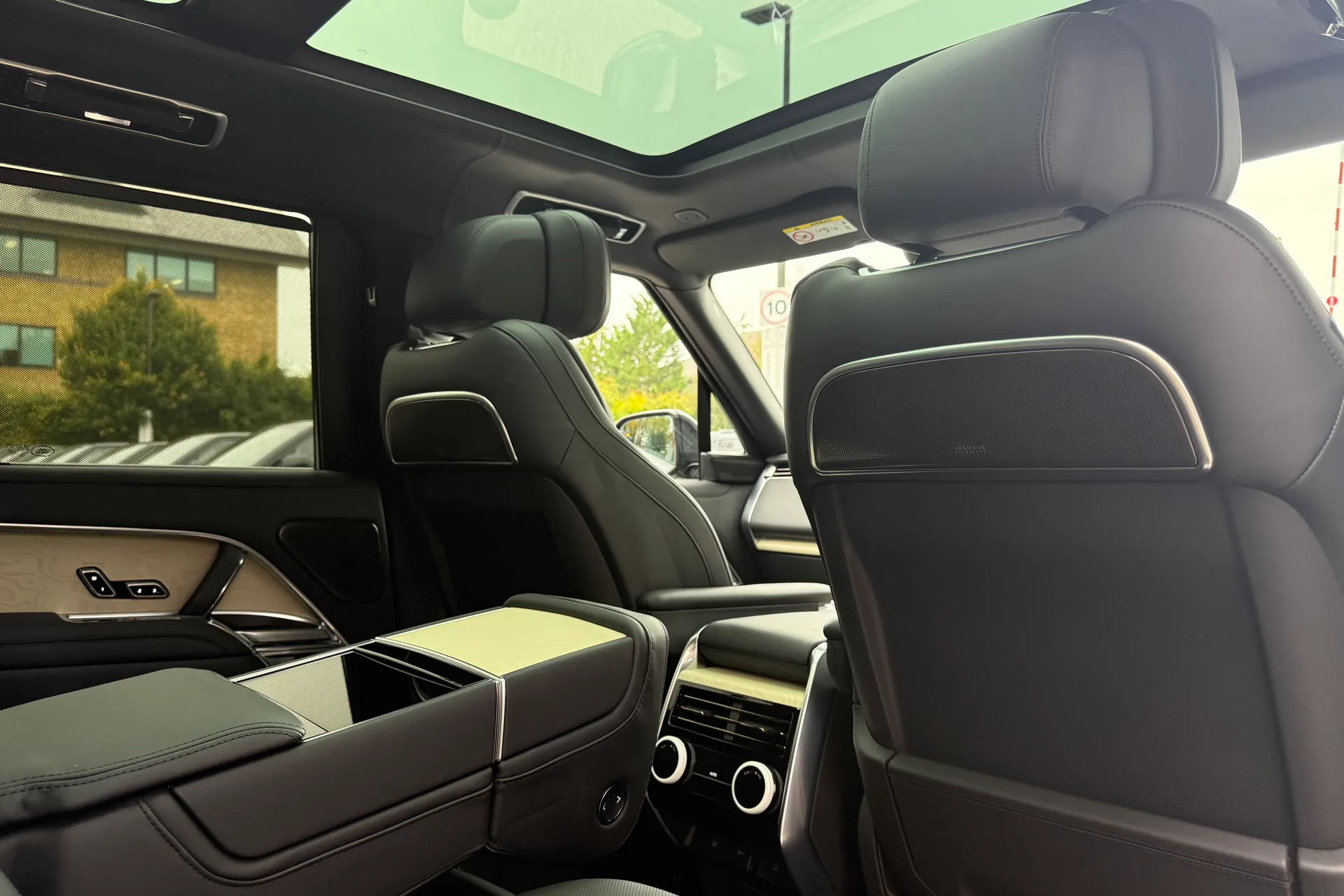 LAND ROVER RANGE ROVER thumbnail image number 53