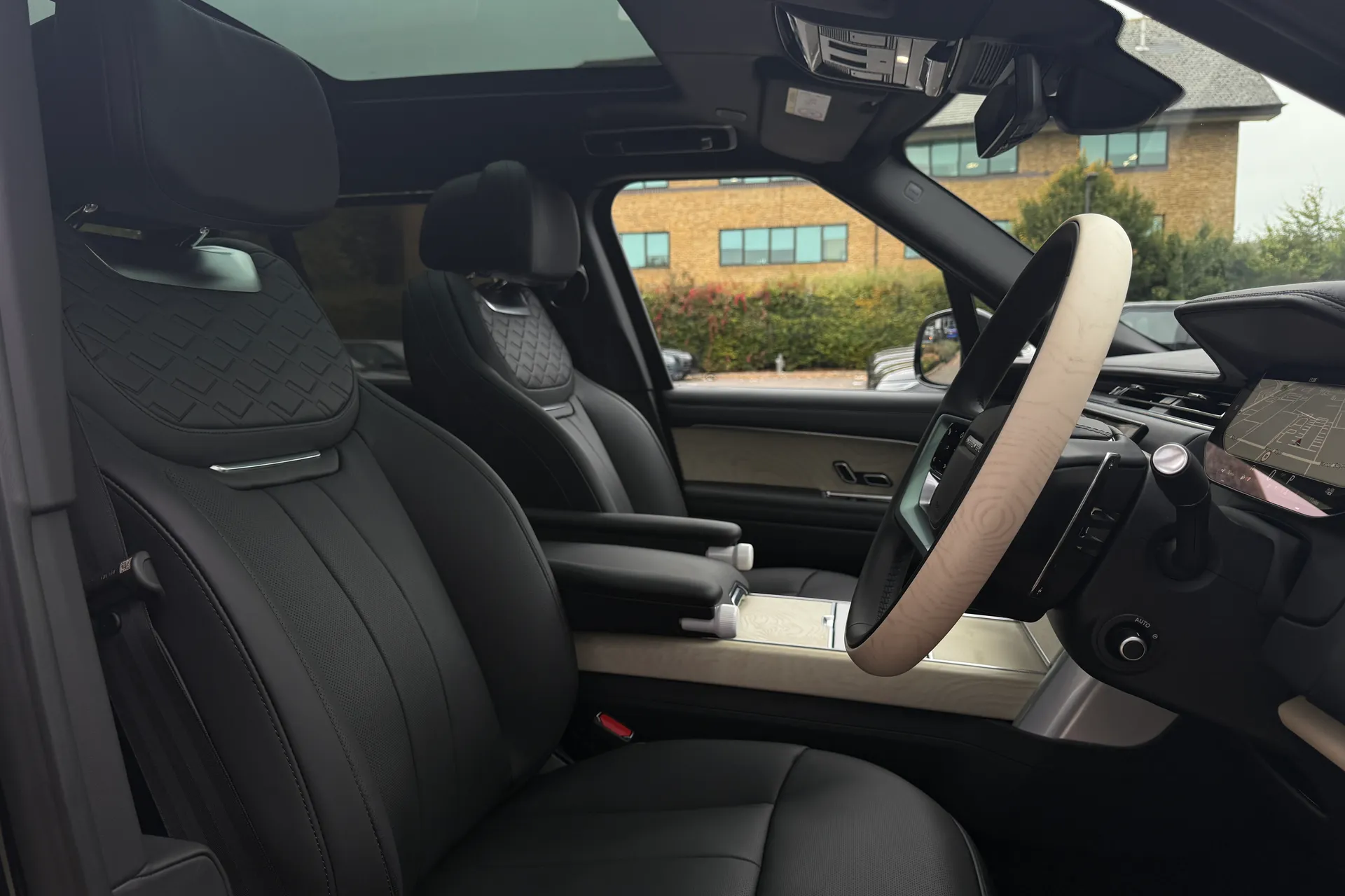 LAND ROVER RANGE ROVER thumbnail image number 63