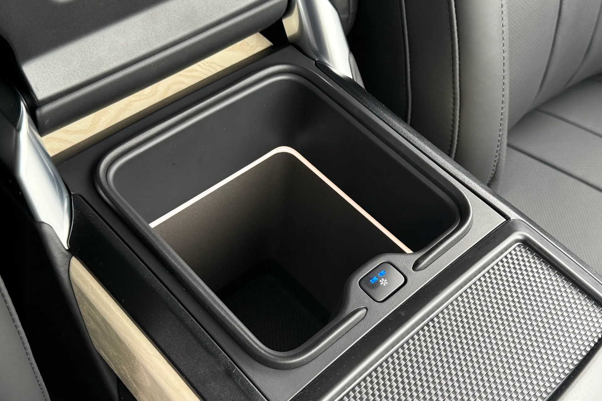 LAND ROVER RANGE ROVER thumbnail image number 27