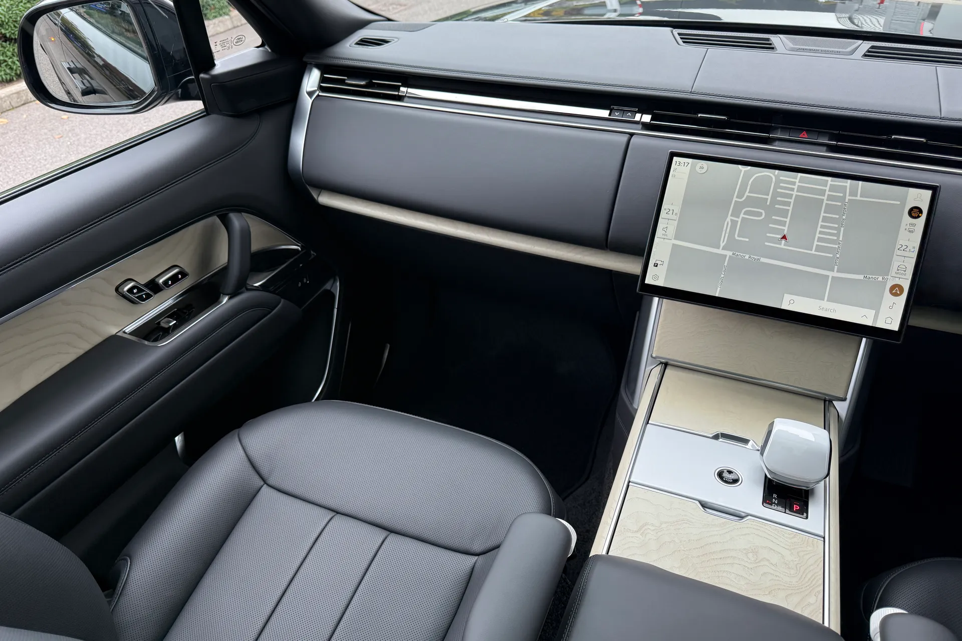 LAND ROVER RANGE ROVER thumbnail image number 24