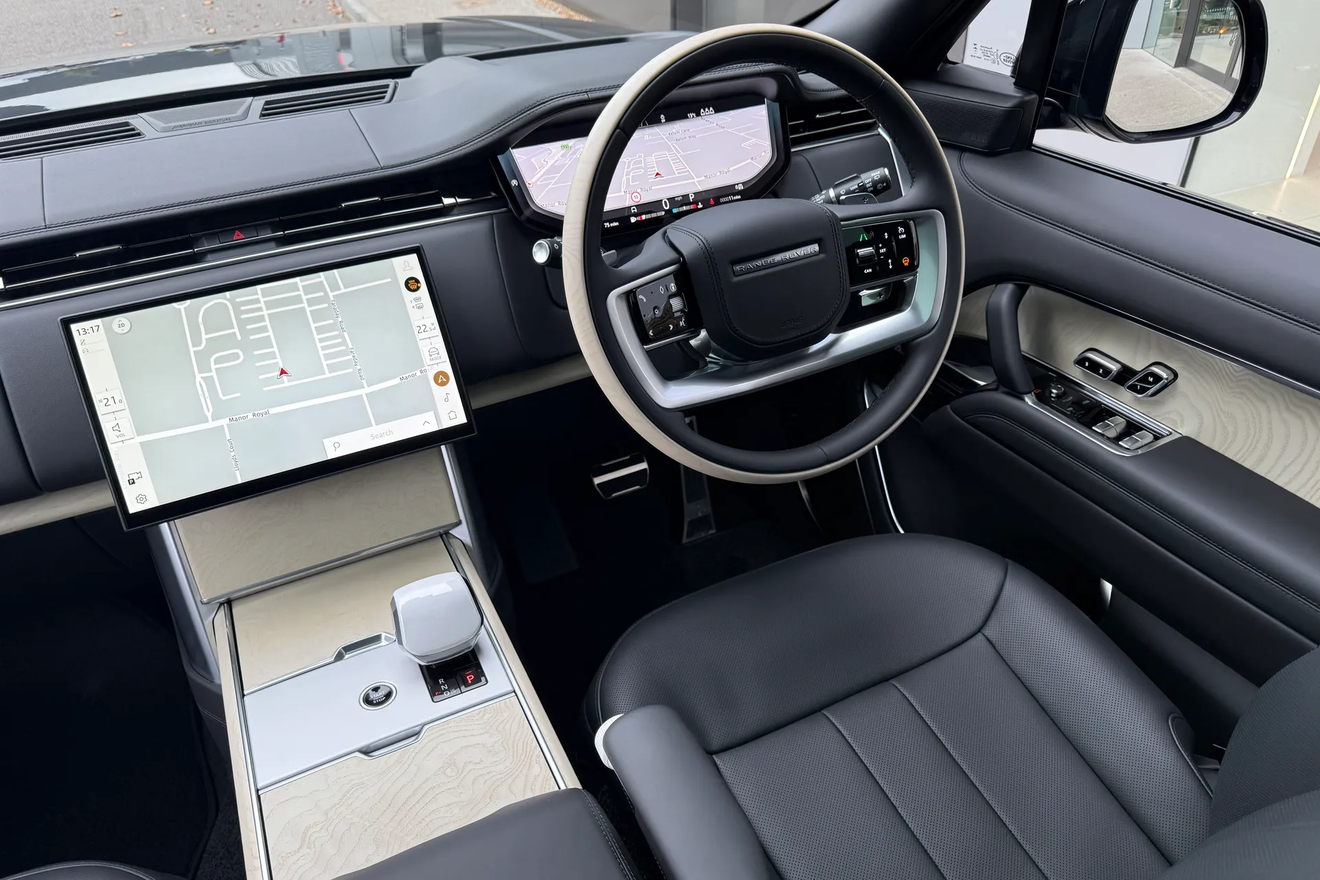 LAND ROVER RANGE ROVER thumbnail image number 32