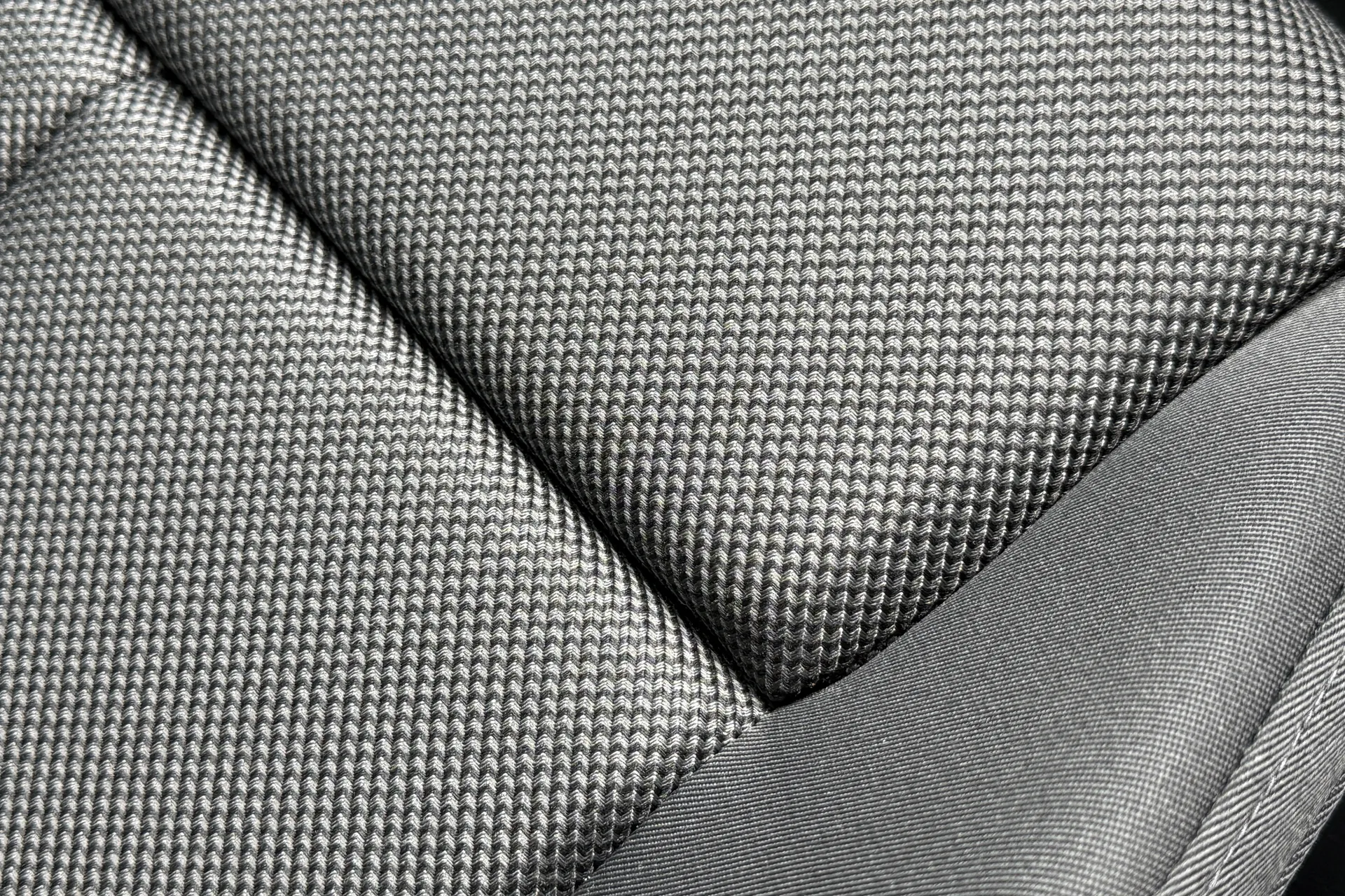 Audi Q3 thumbnail image number 24