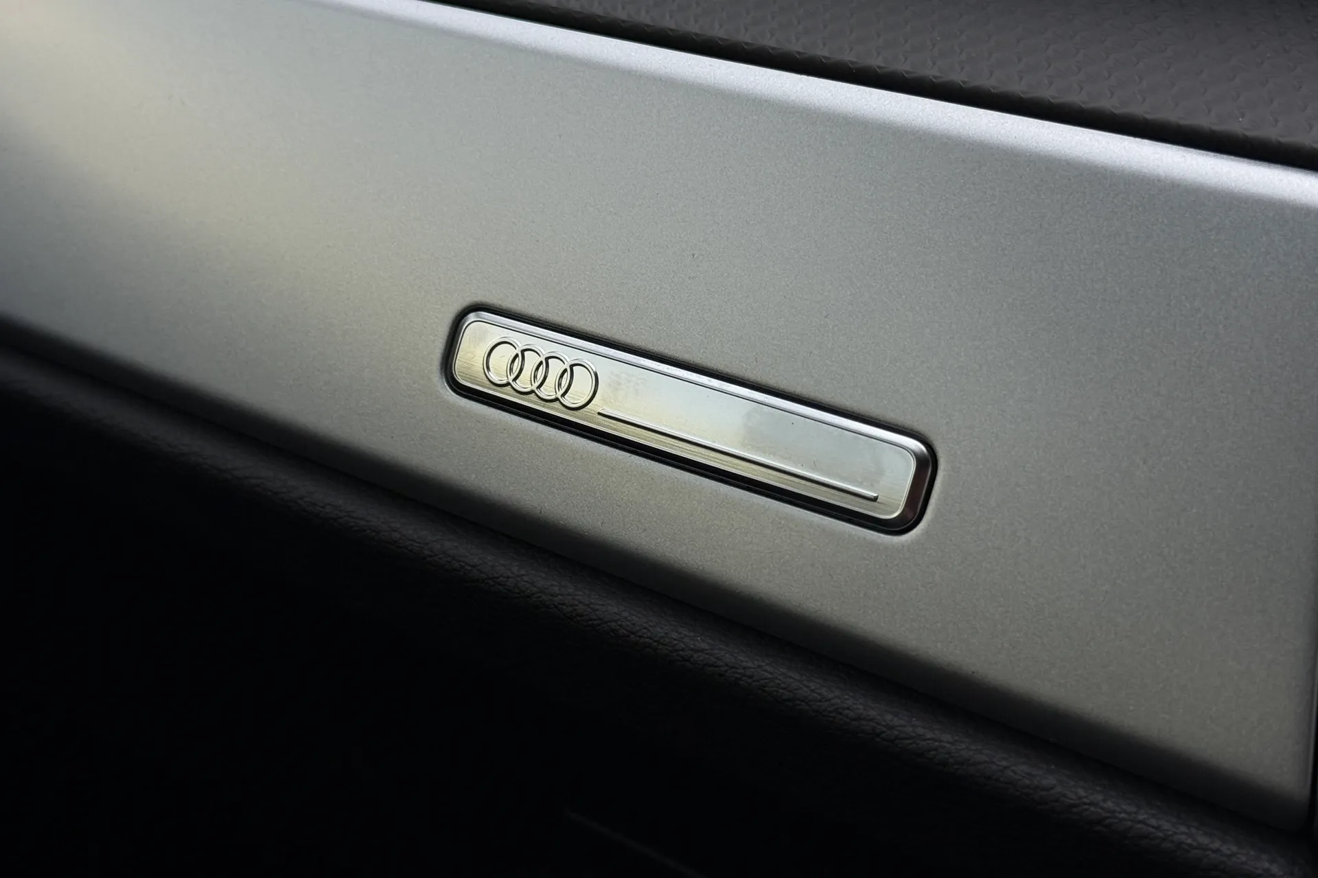 Audi Q3 thumbnail image number 26