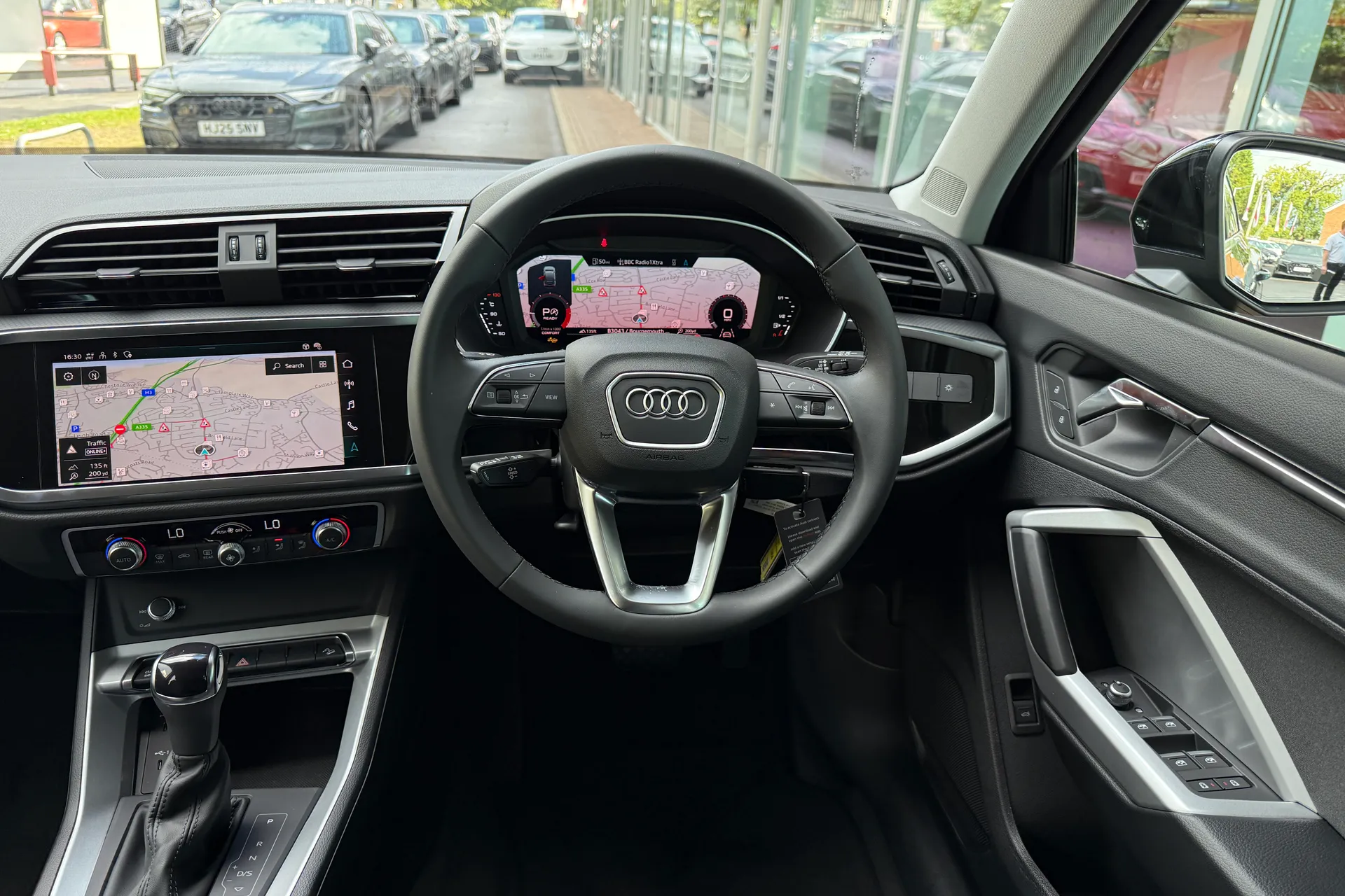 Audi Q3 thumbnail image number 34