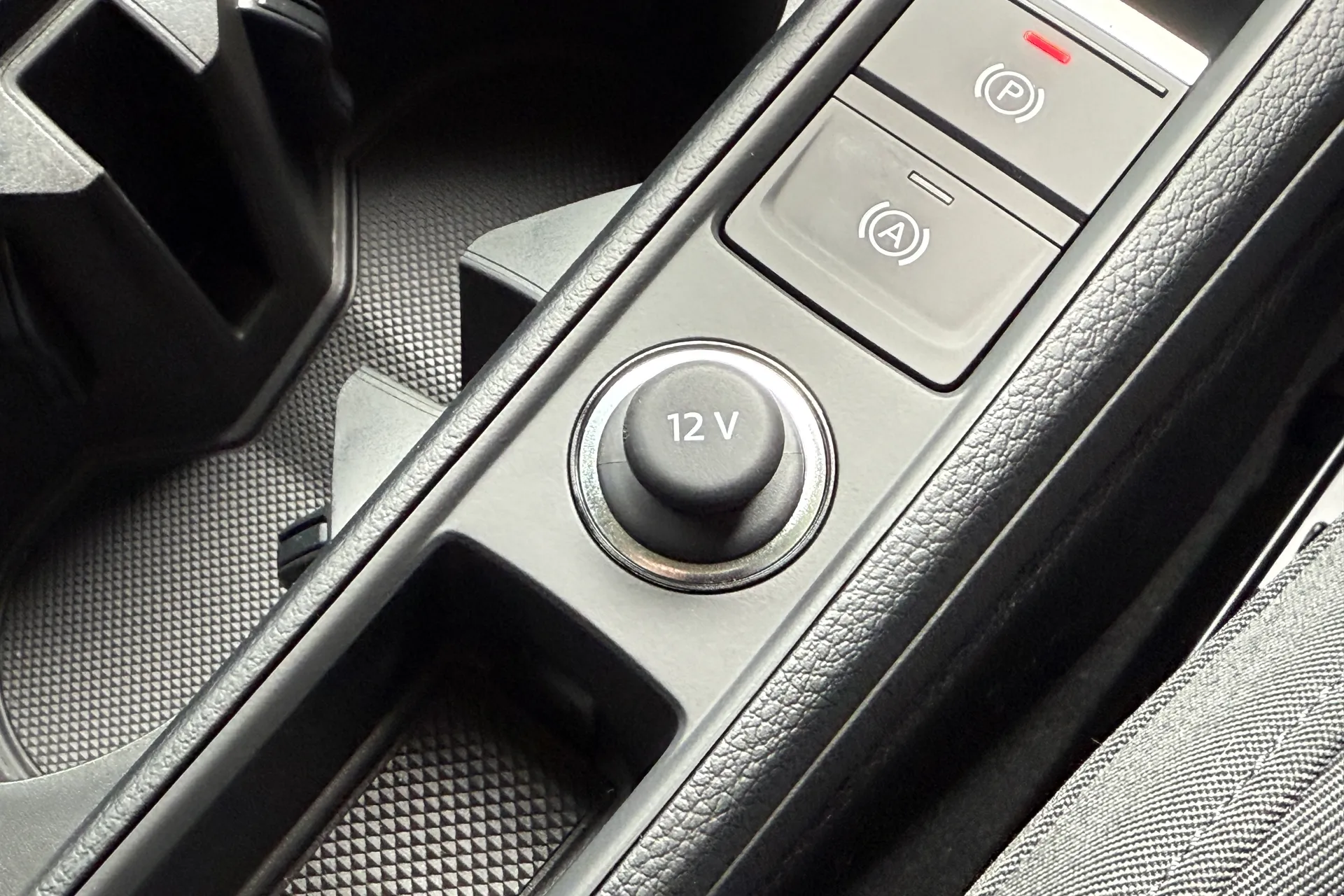 Audi Q3 thumbnail image number 23