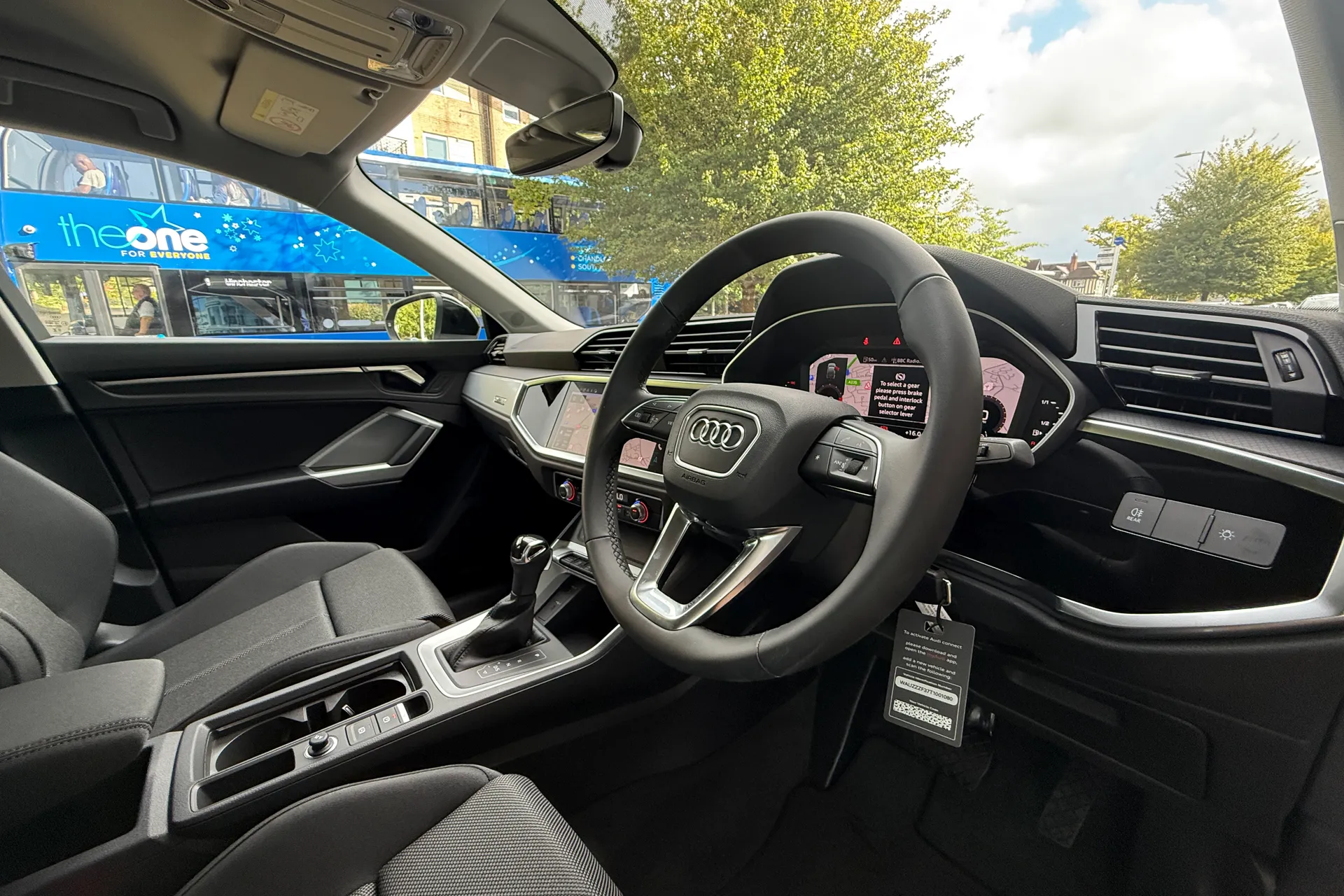 Audi Q3 thumbnail image number 9