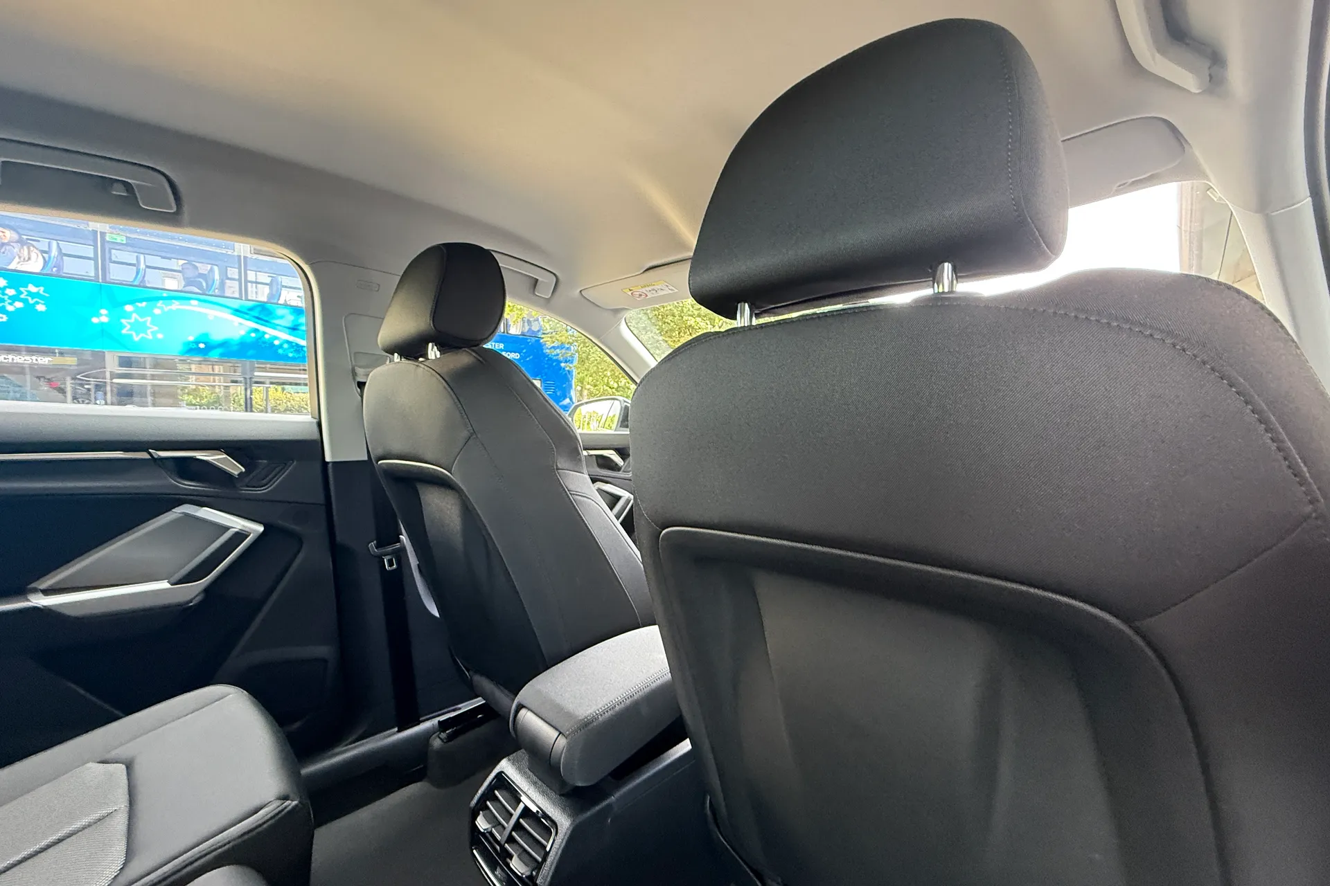 Audi Q3 thumbnail image number 30