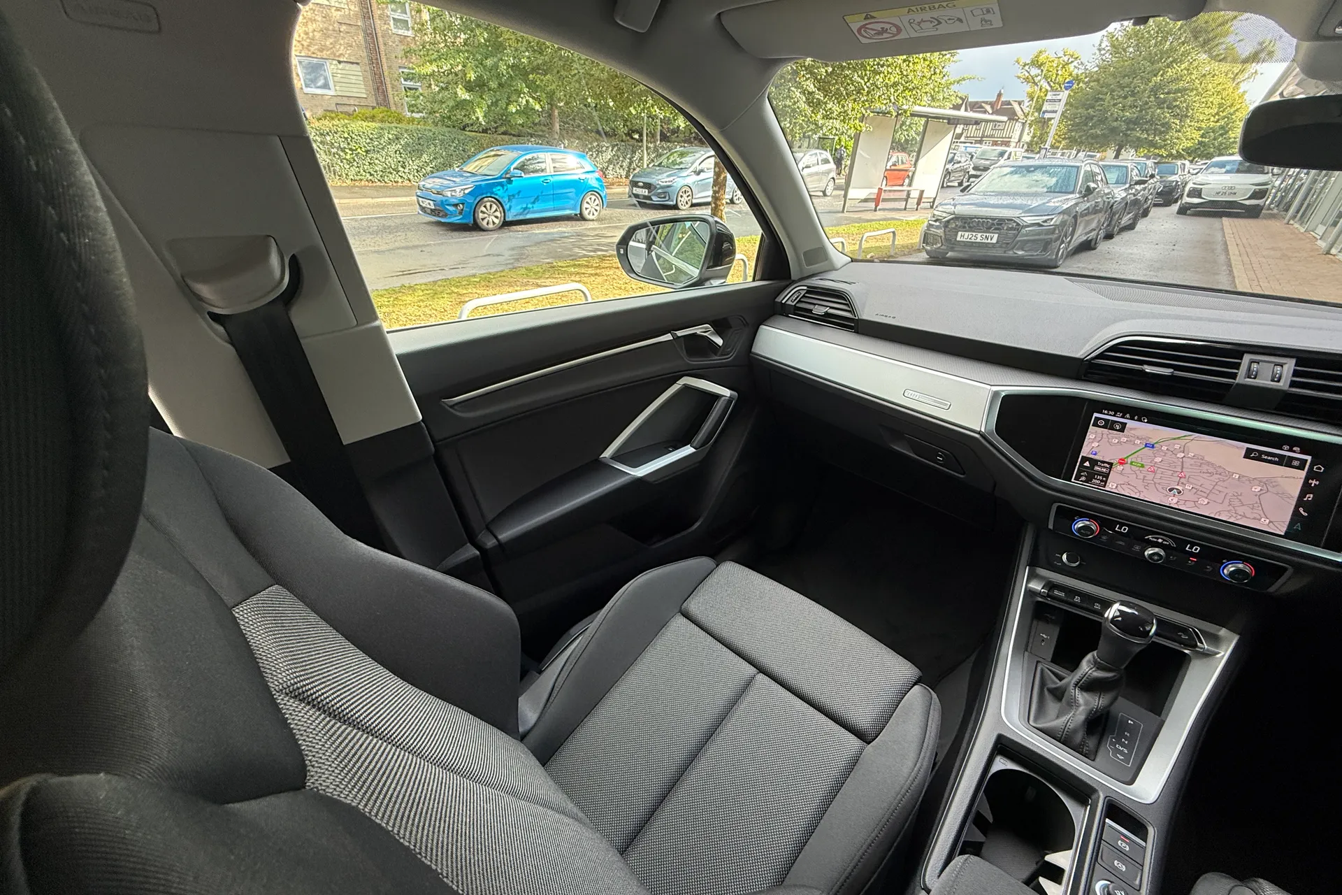 Audi Q3 thumbnail image number 36