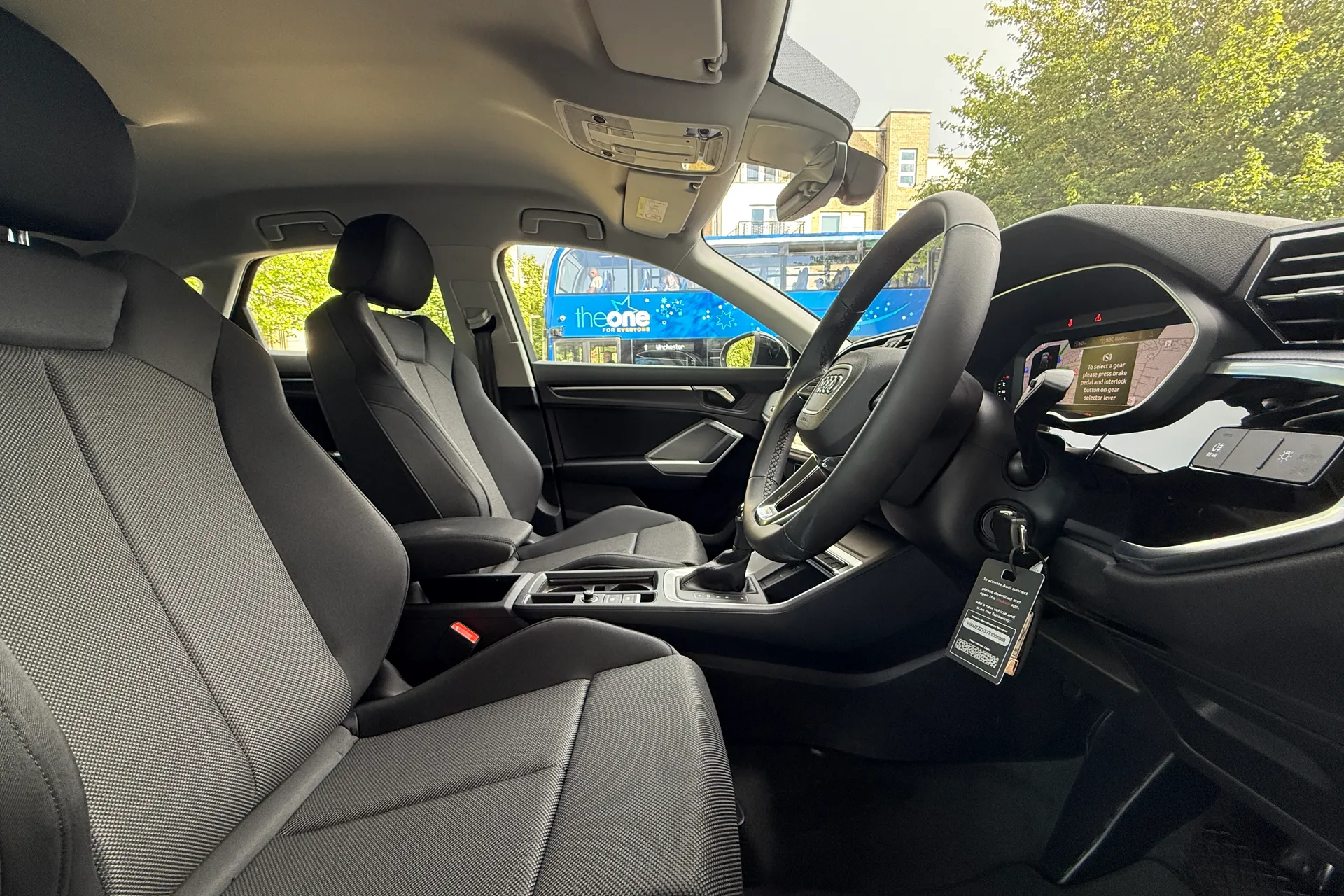 Audi Q3 thumbnail image number 28