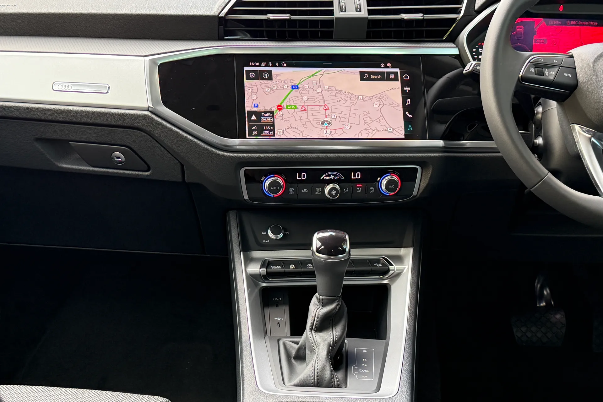 Audi Q3 thumbnail image number 33