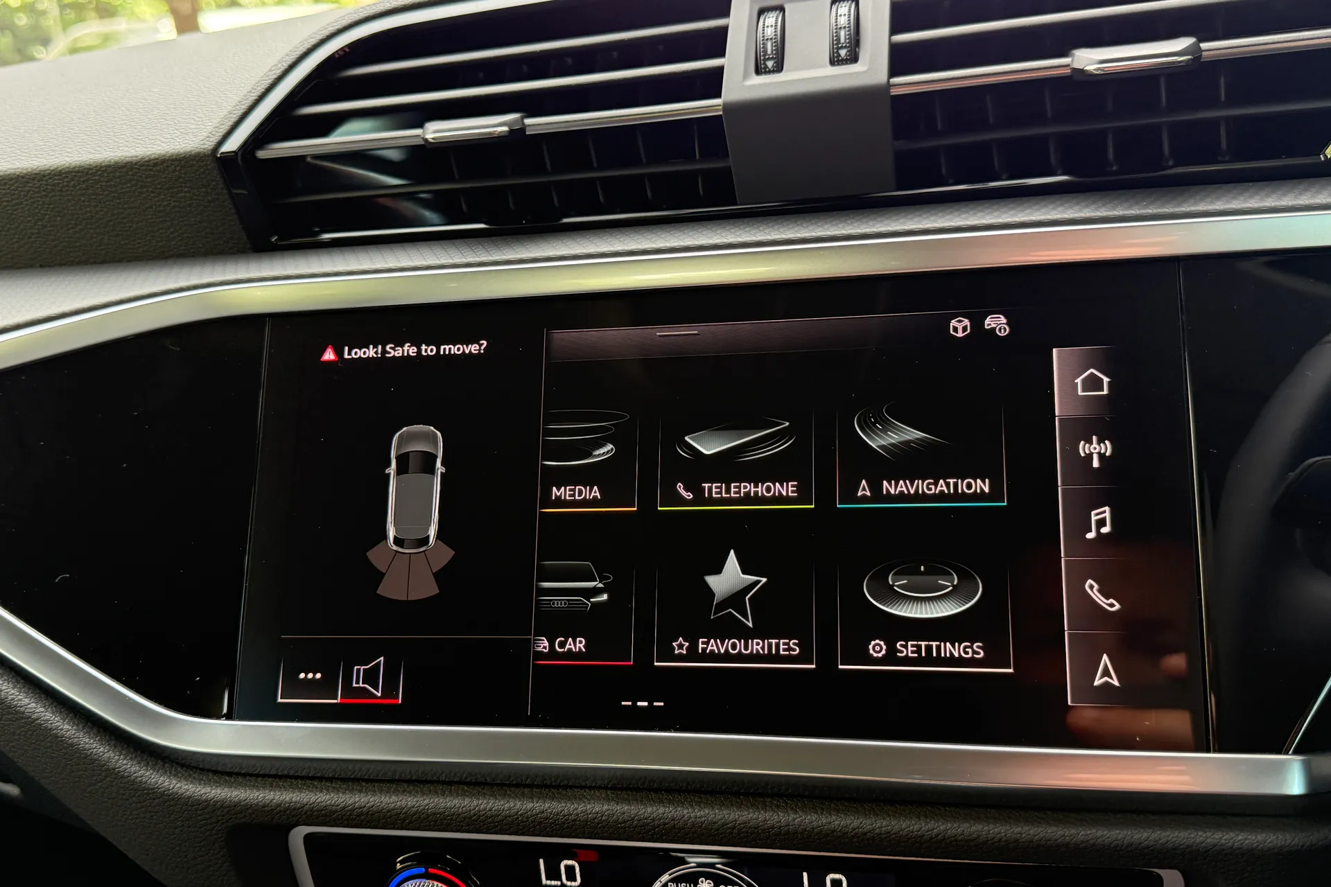 Audi Q3 thumbnail image number 5