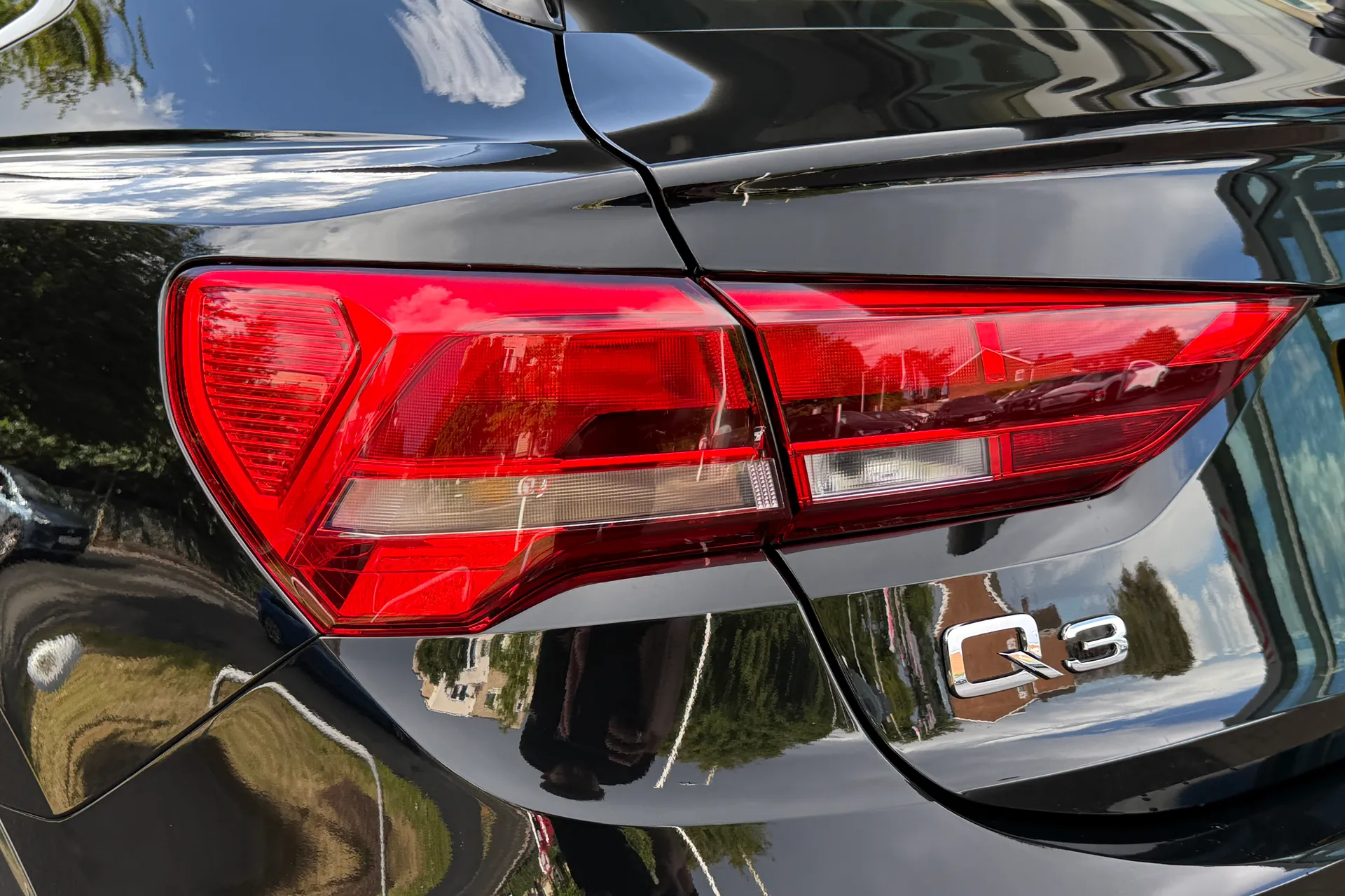 Audi Q3 thumbnail image number 39