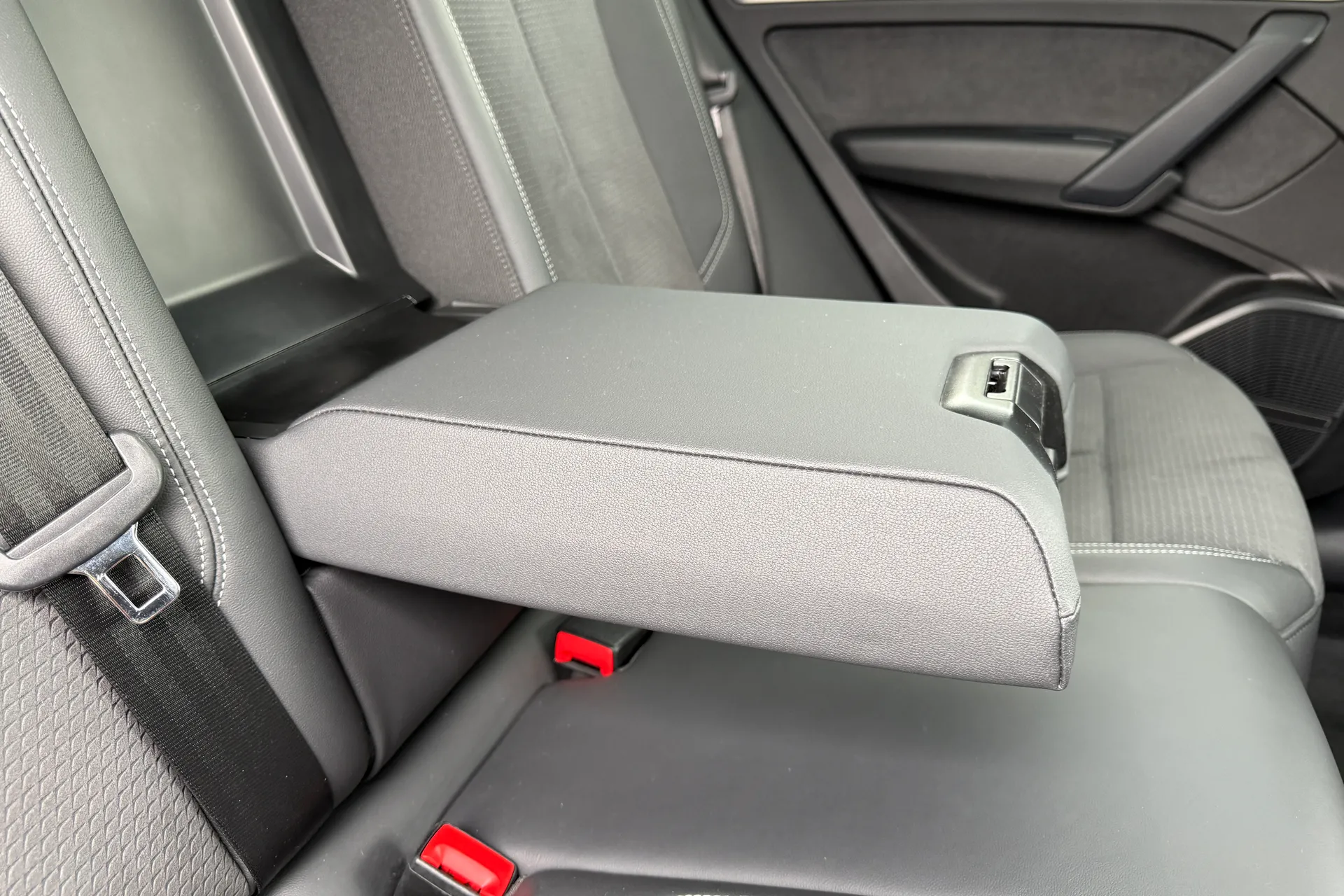 Audi Q5 thumbnail image number 48