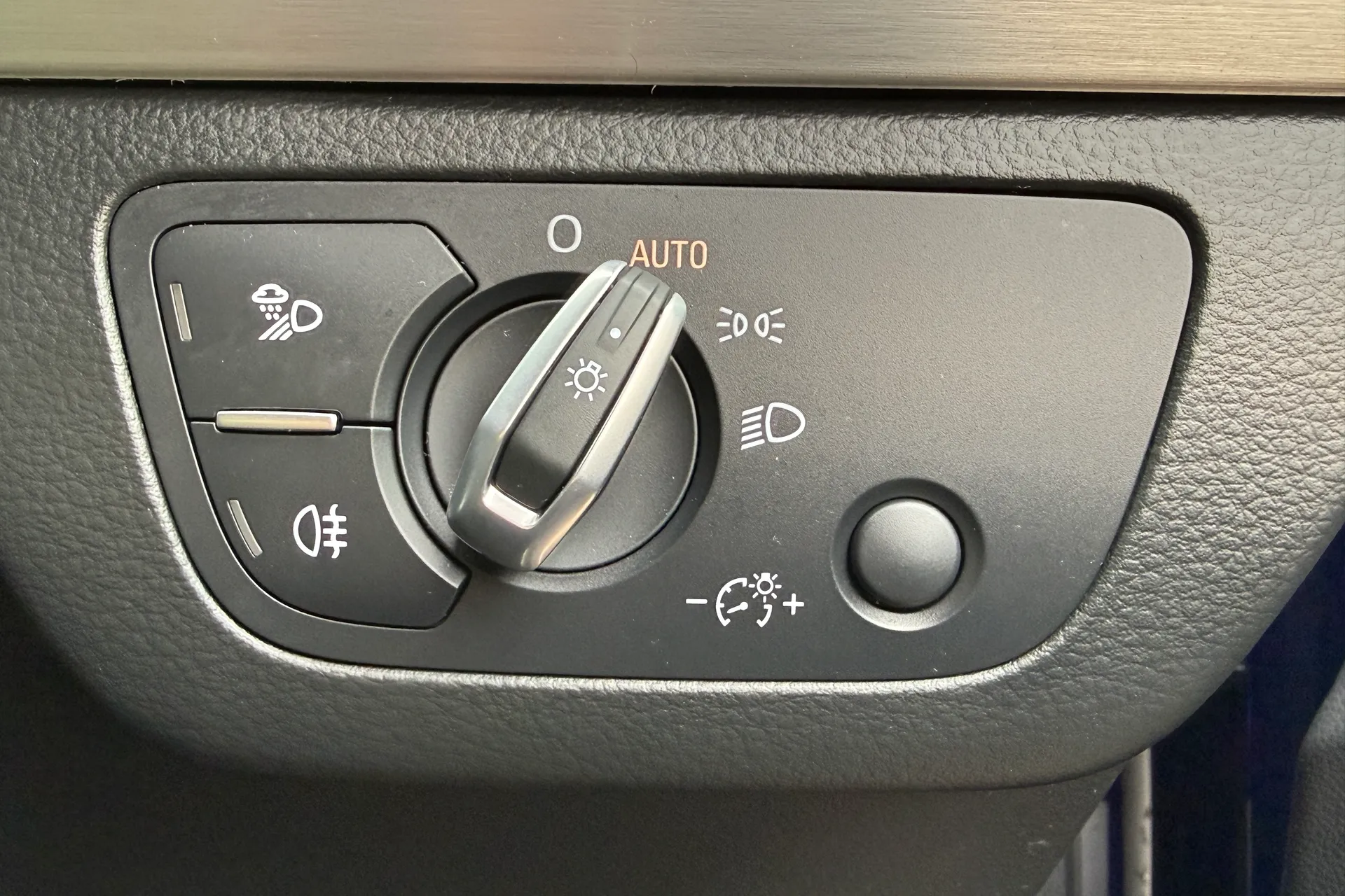 Audi Q5 thumbnail image number 23