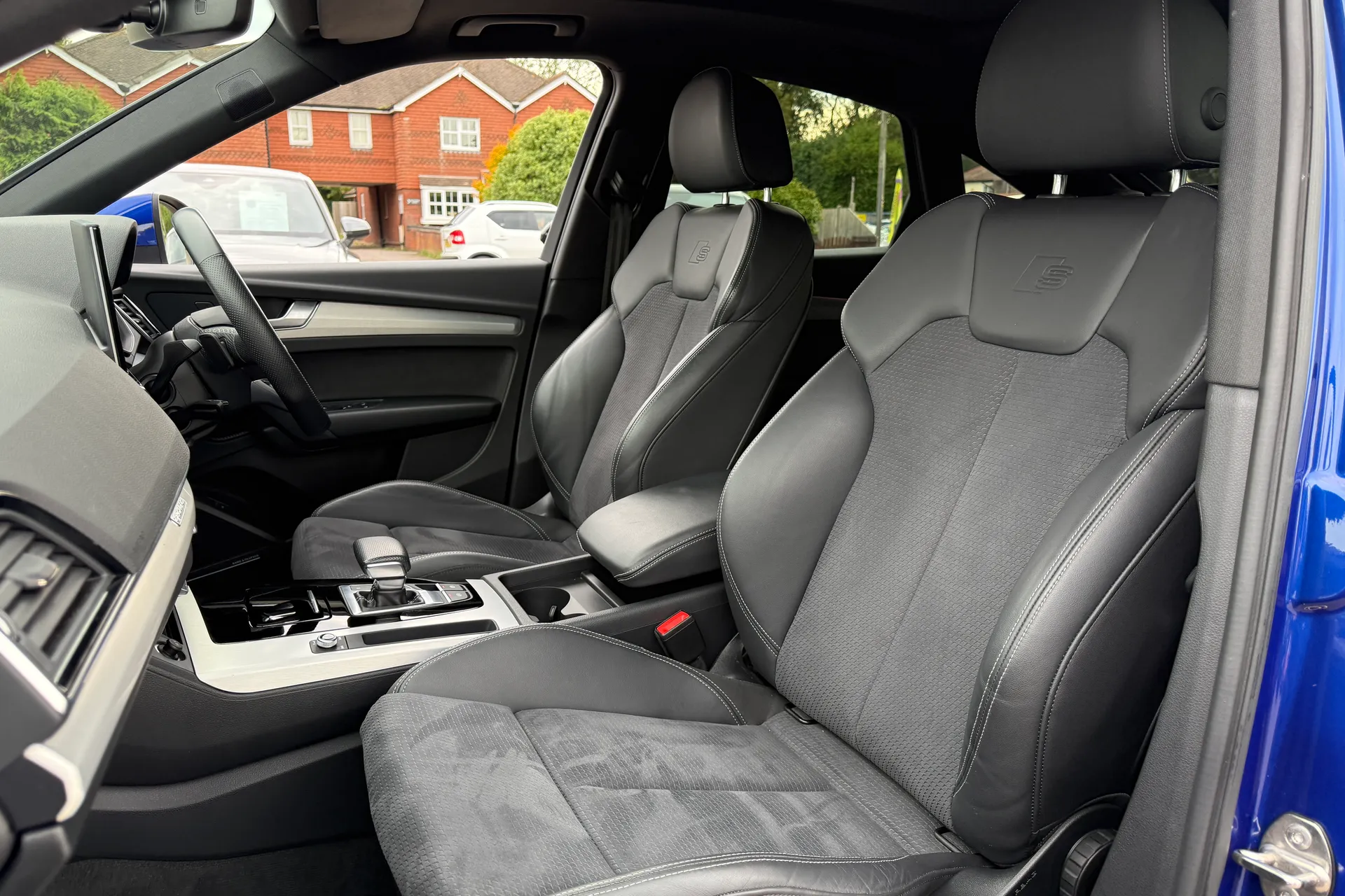 Audi Q5 thumbnail image number 30