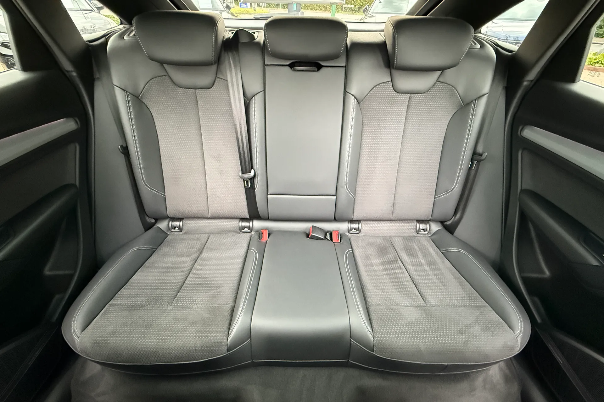 Audi Q5 thumbnail image number 40