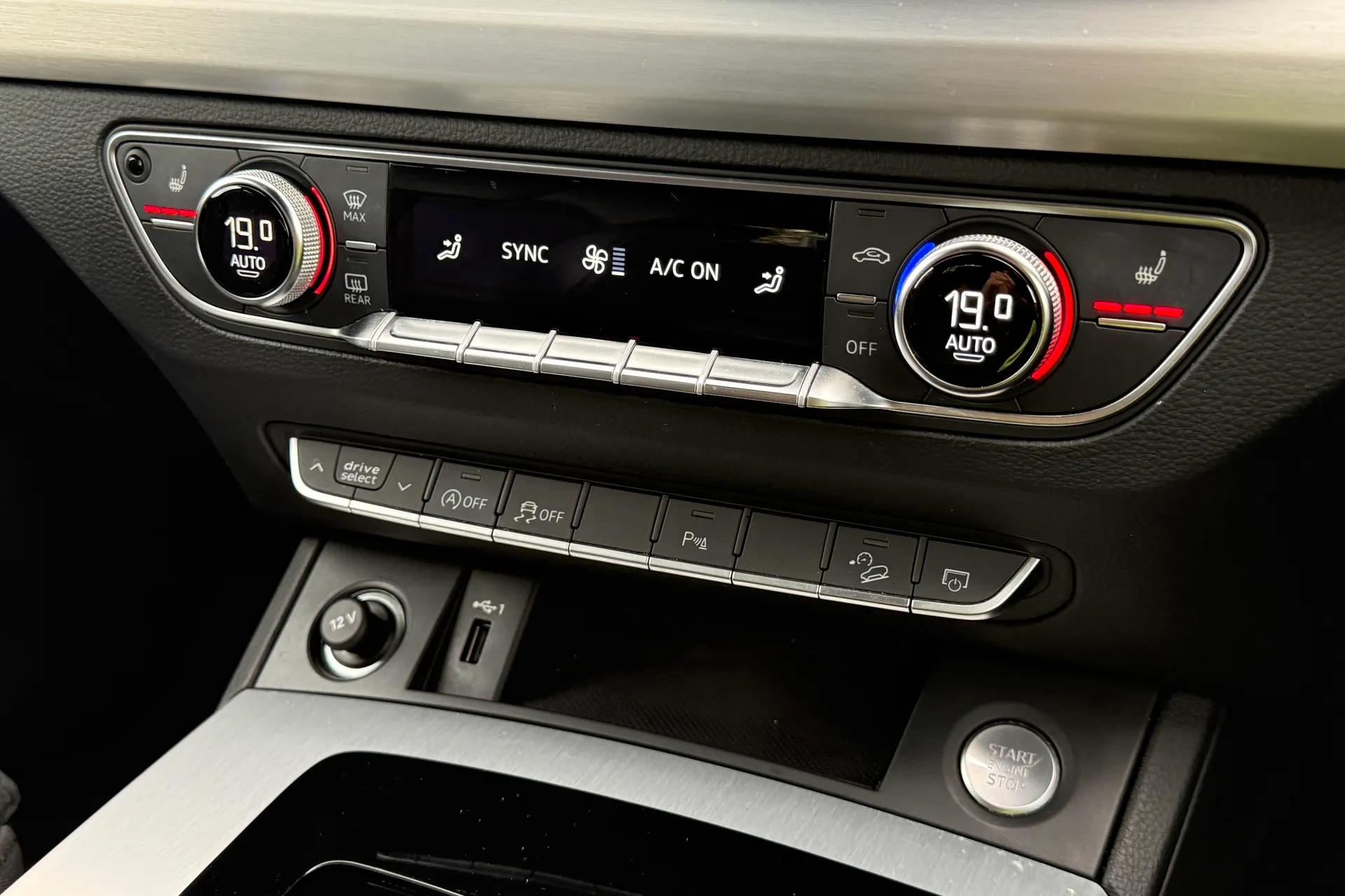 Audi Q5 thumbnail image number 16