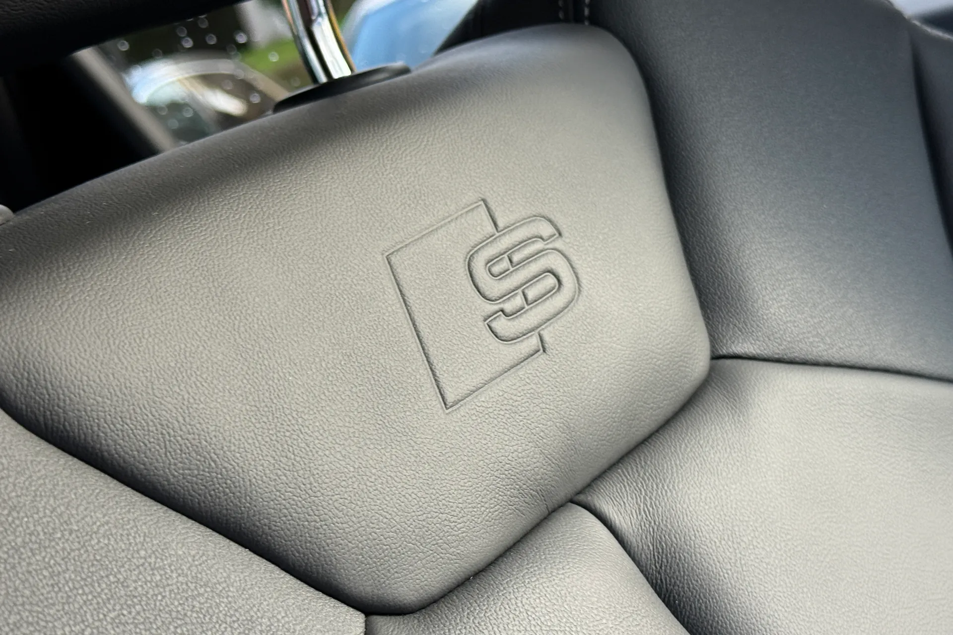 Audi Q3 thumbnail image number 30