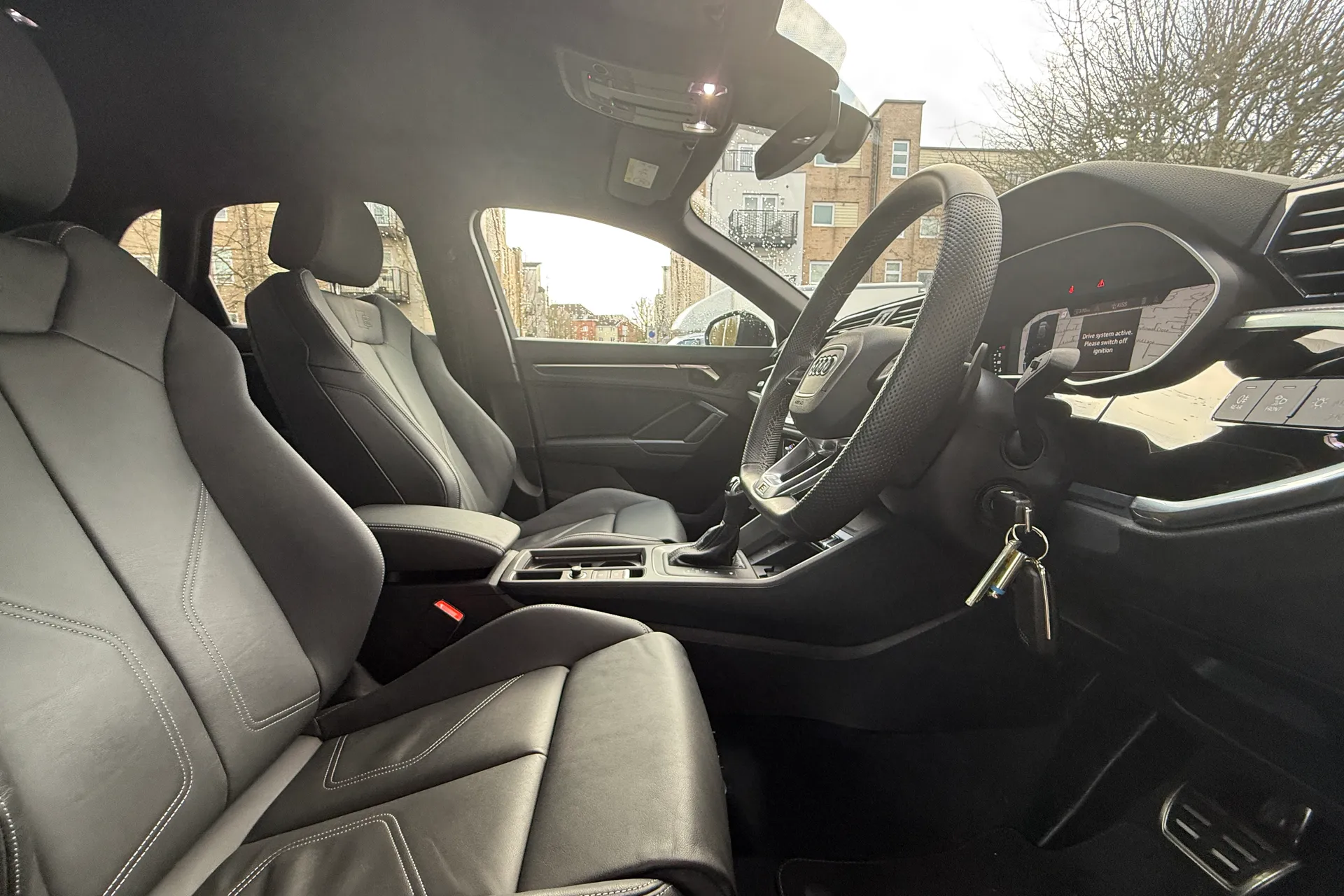 Audi Q3 thumbnail image number 32