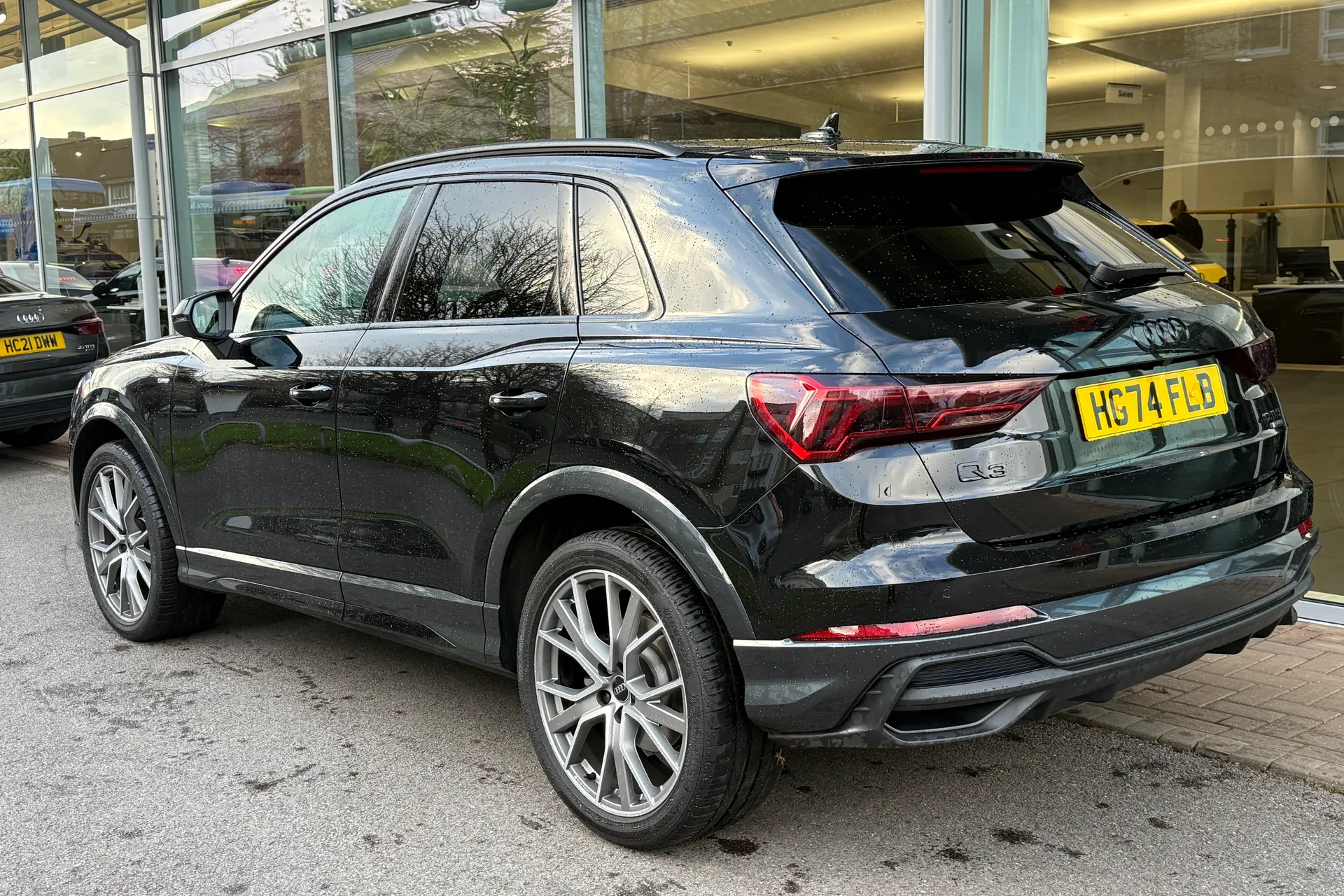 Audi Q3 thumbnail image number 9