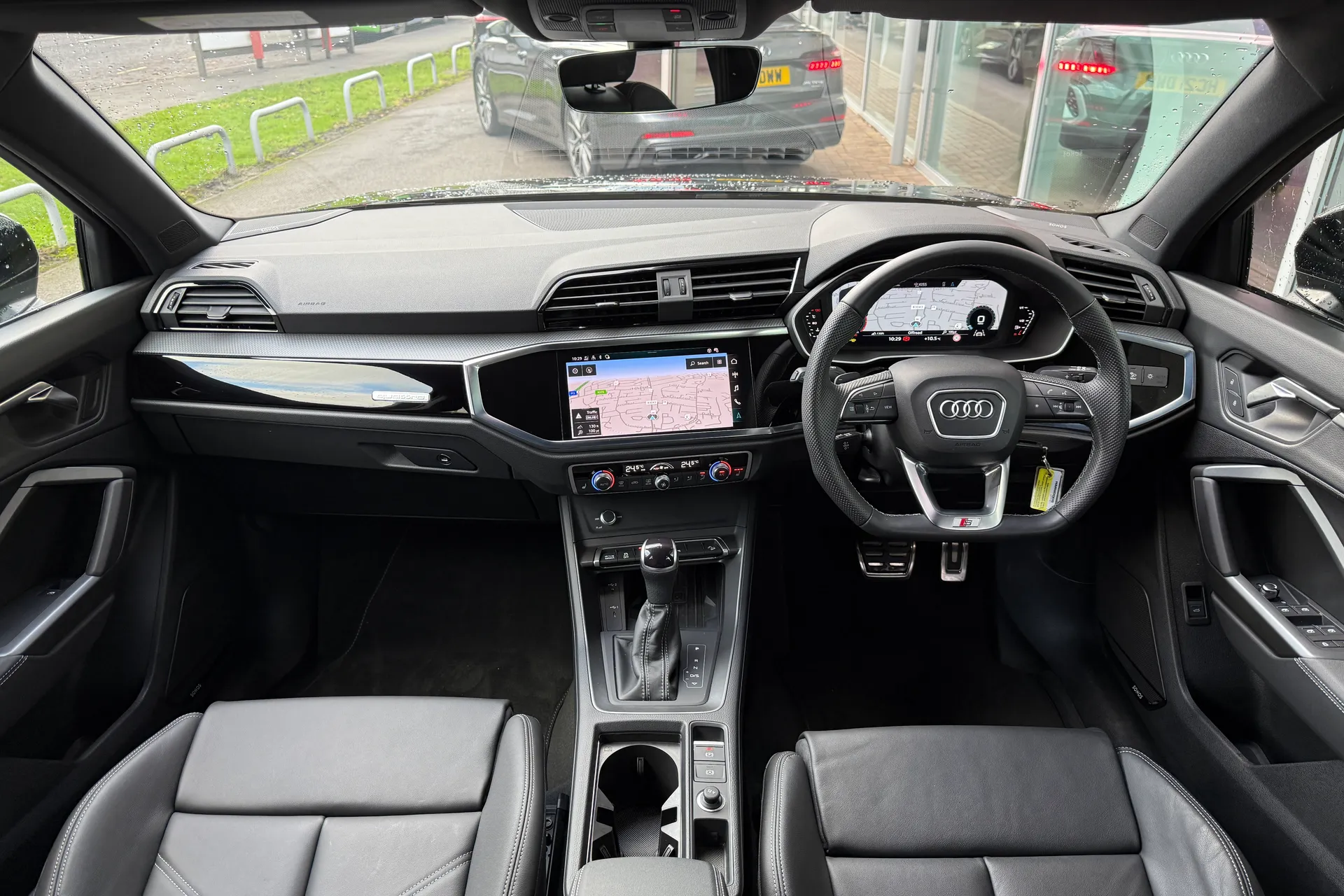 Audi Q3 thumbnail image number 3