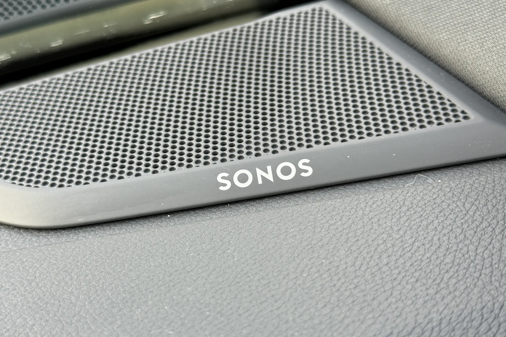 Audi Q3 thumbnail image number 6