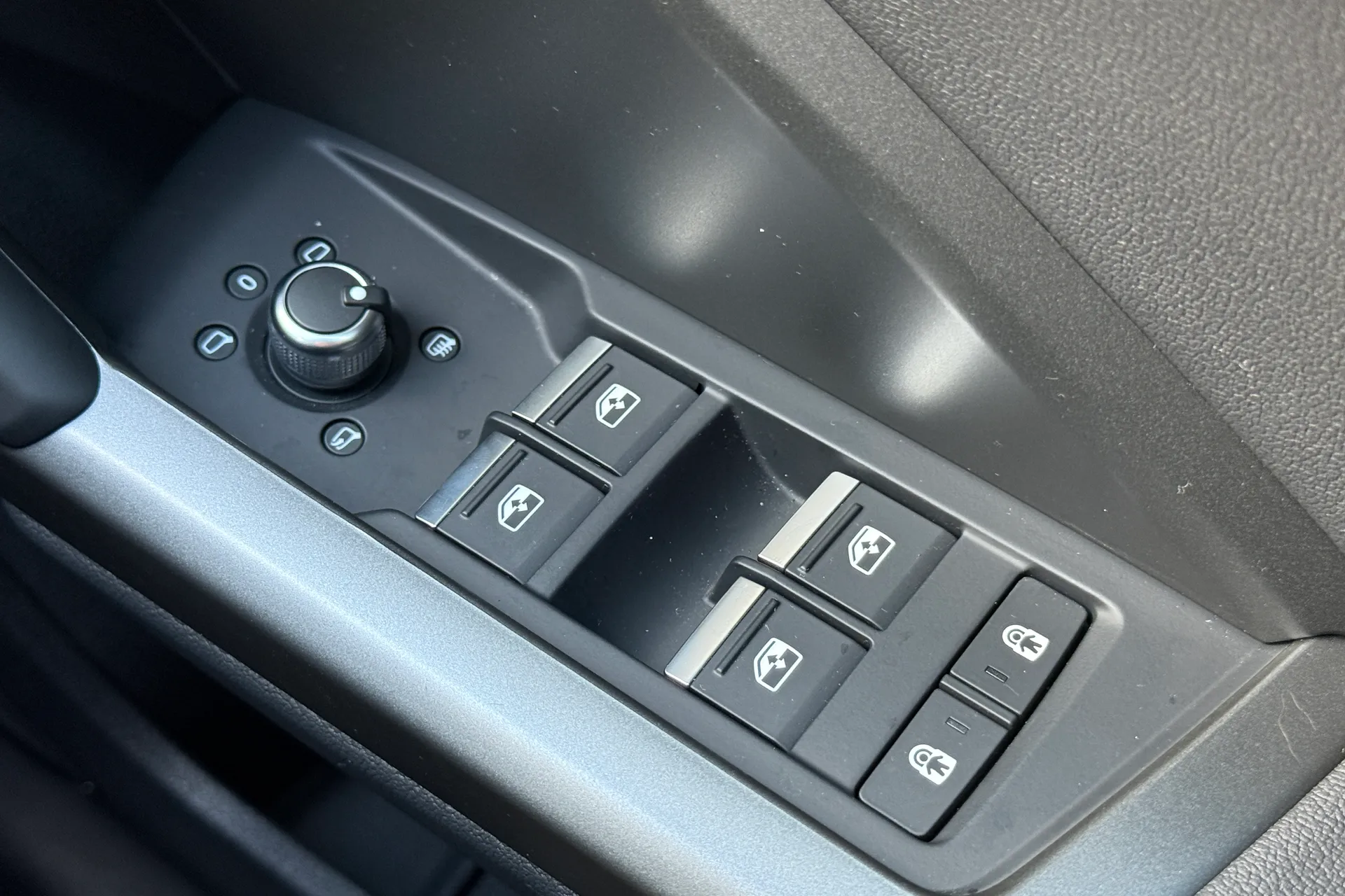 Audi Q3 thumbnail image number 19