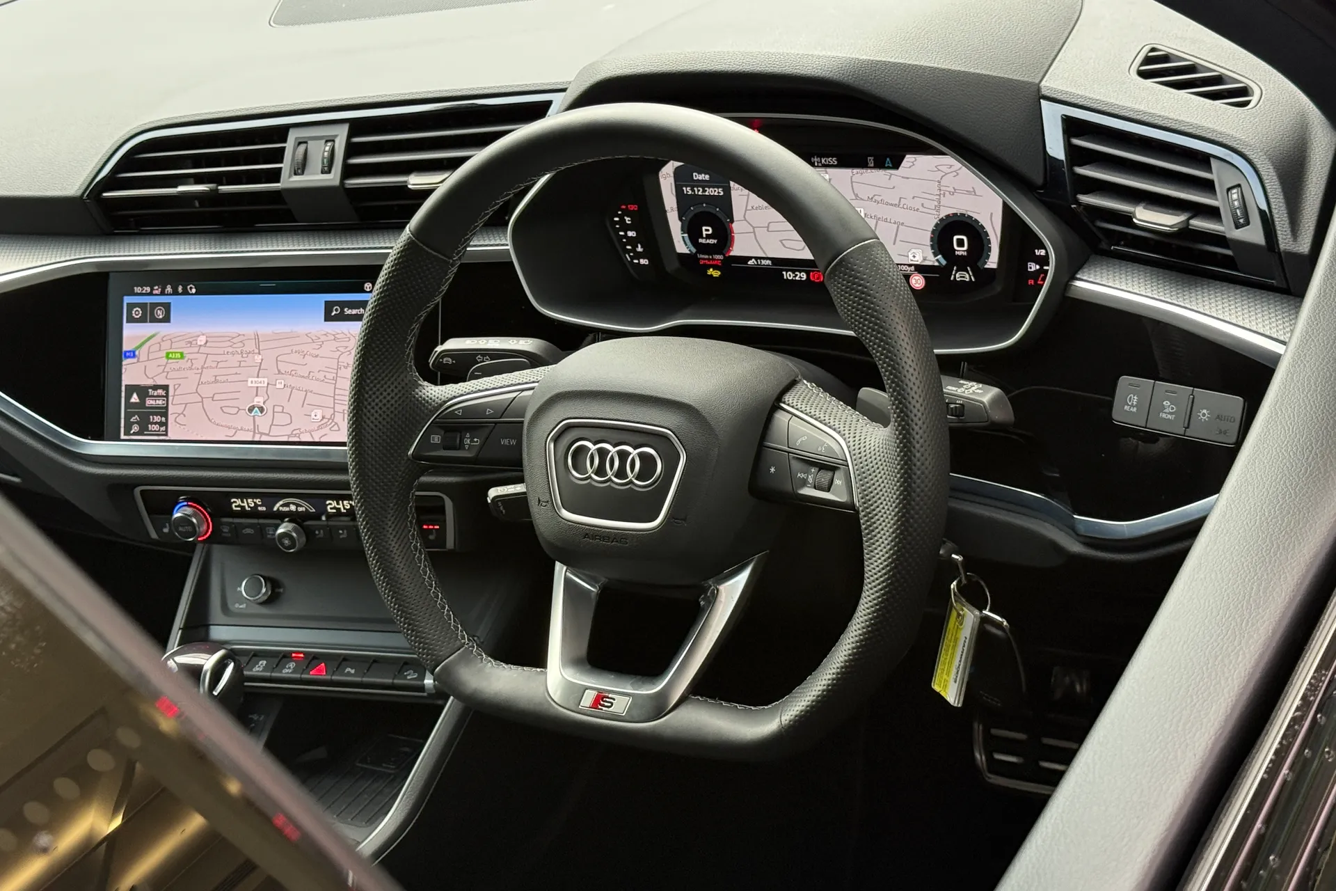 Audi Q3 thumbnail image number 33