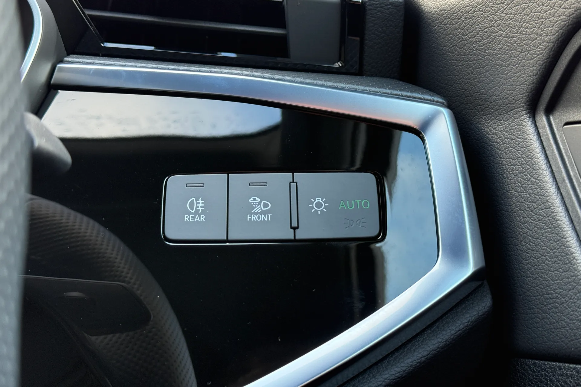 Audi Q3 thumbnail image number 18