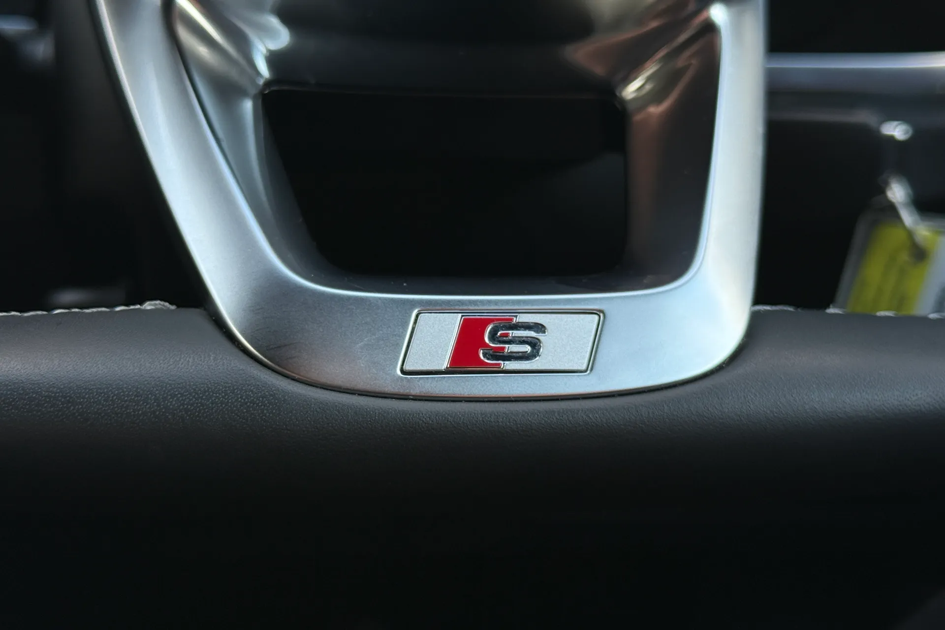 Audi Q3 thumbnail image number 15