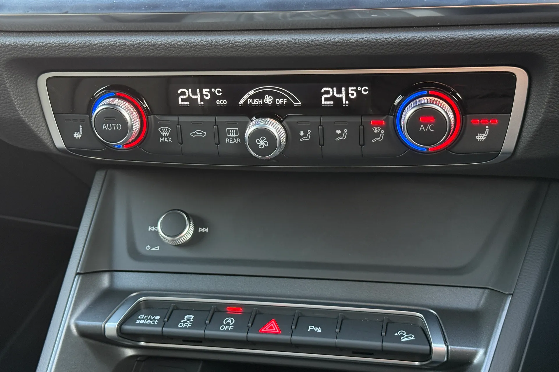 Audi Q3 thumbnail image number 7