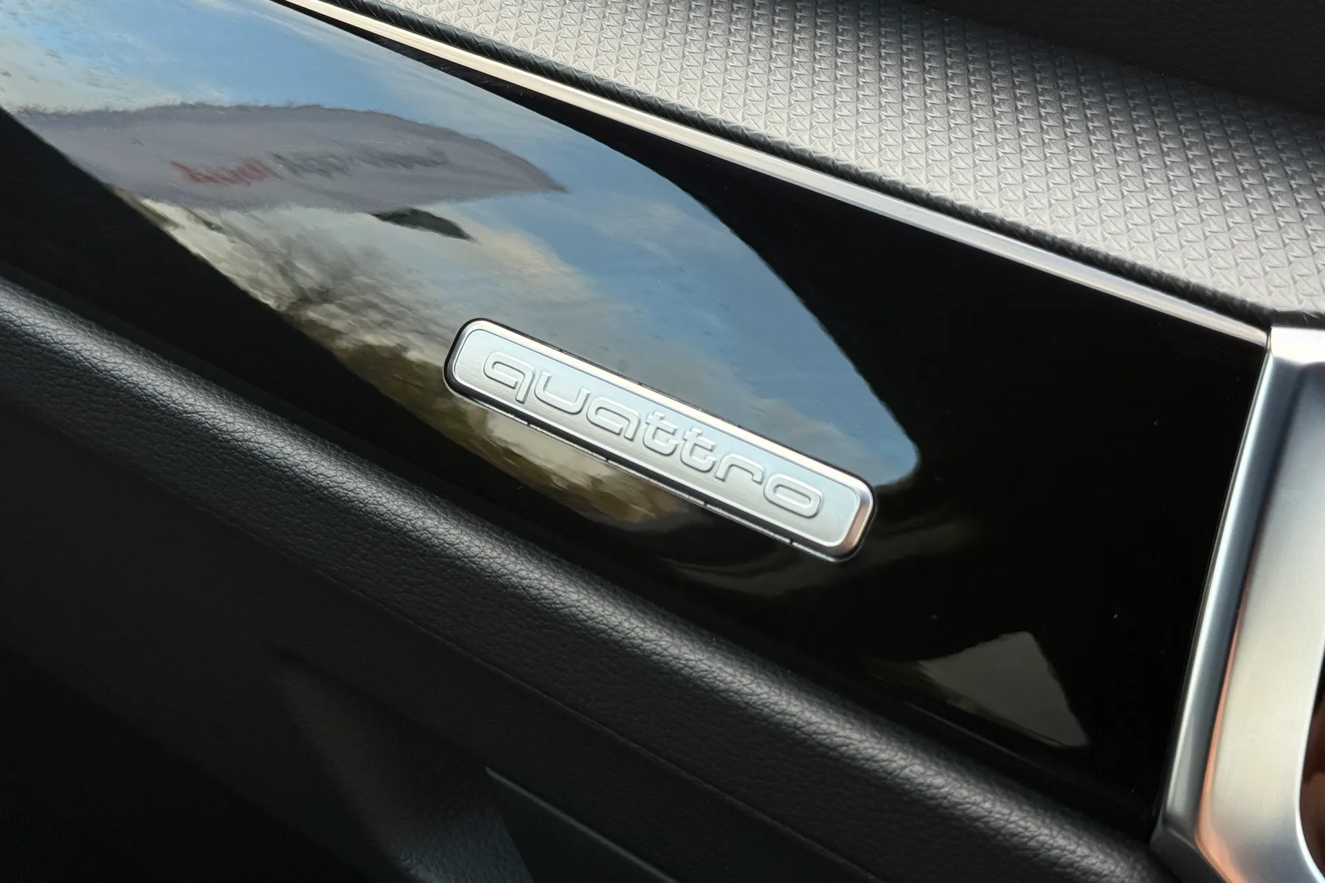 Audi Q3 thumbnail image number 28