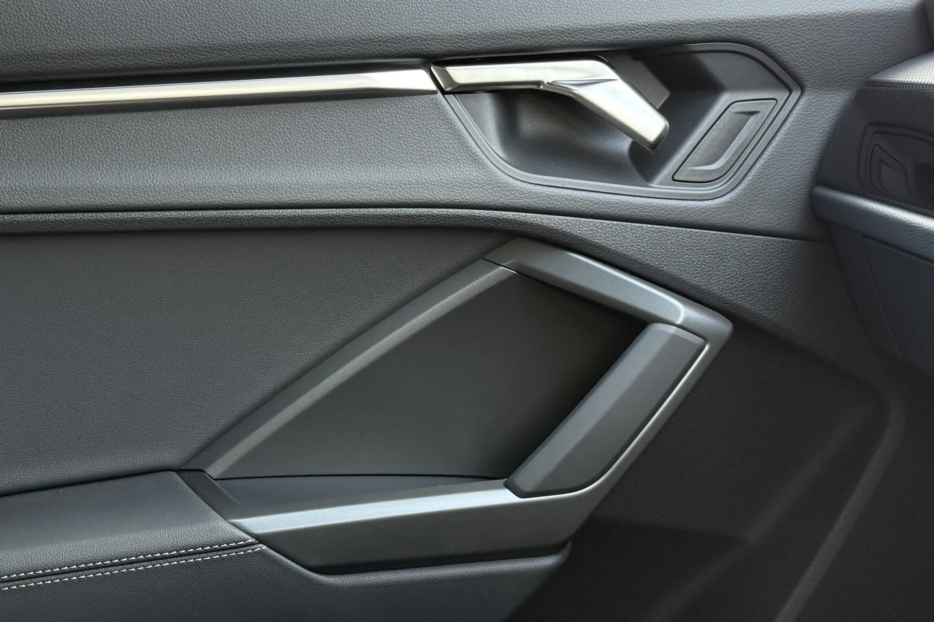 Audi Q3 thumbnail image number 29