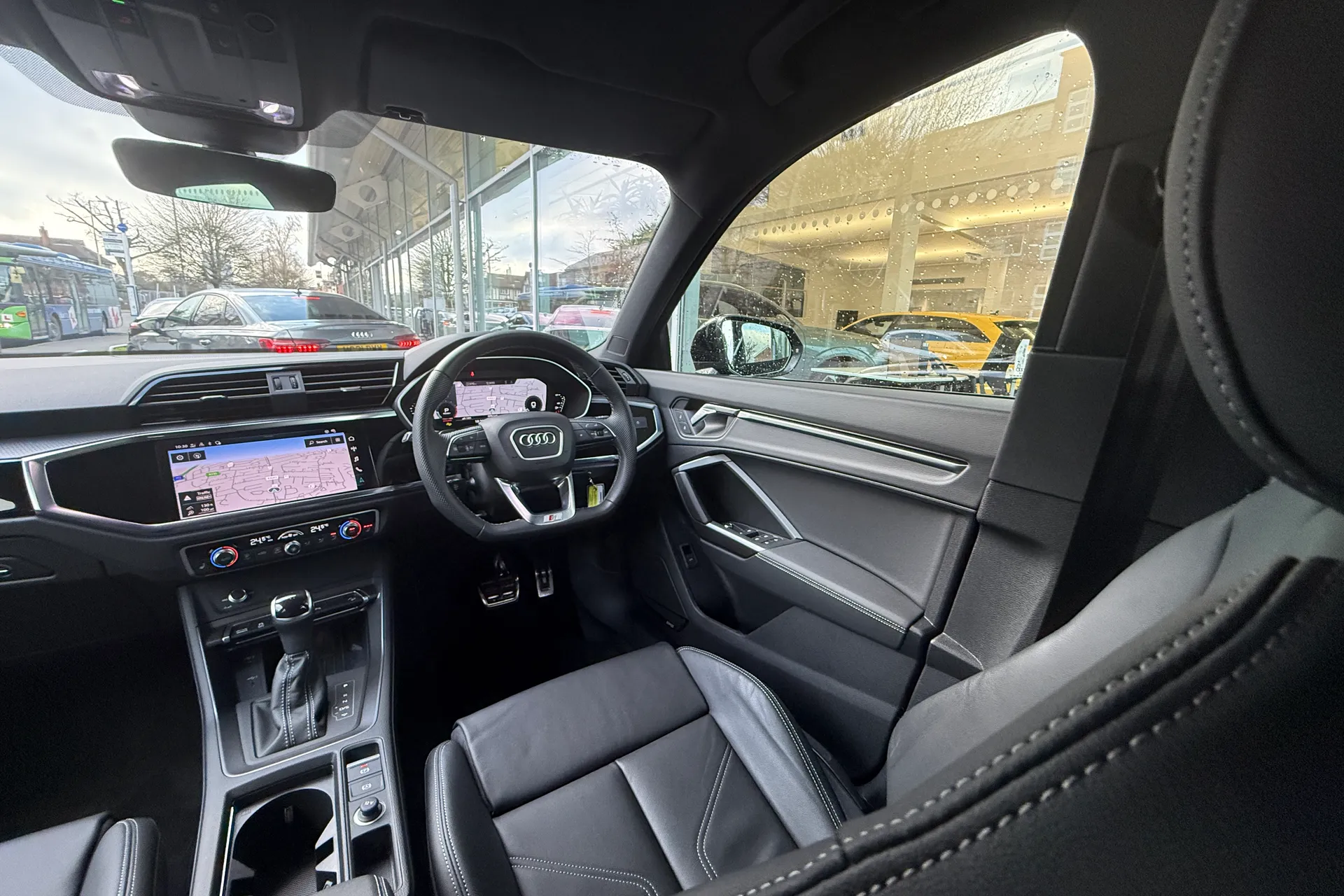 Audi Q3 thumbnail image number 43