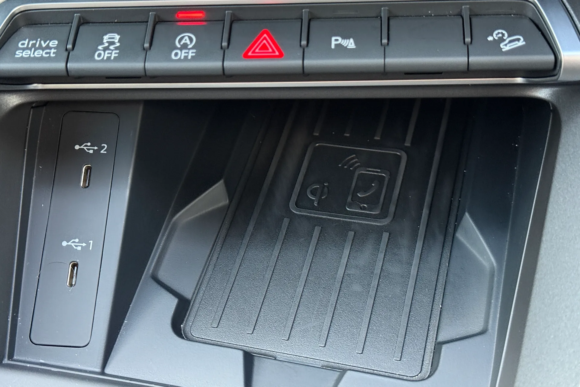 Audi Q3 thumbnail image number 22