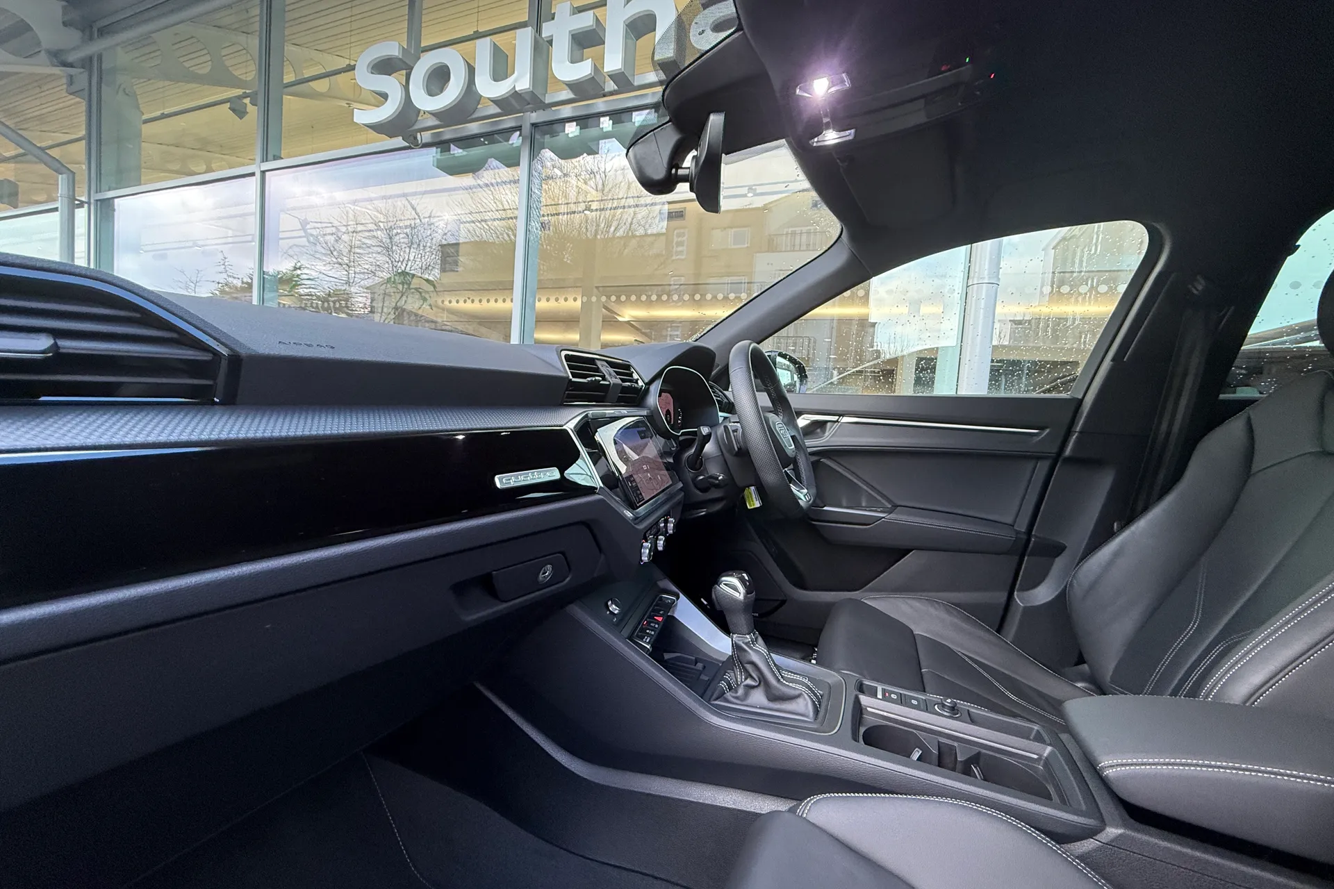 Audi Q3 thumbnail image number 8