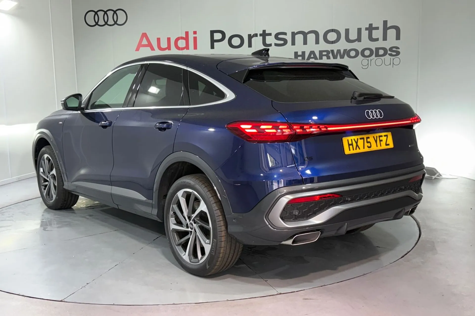 Audi Q5 thumbnail image number 9