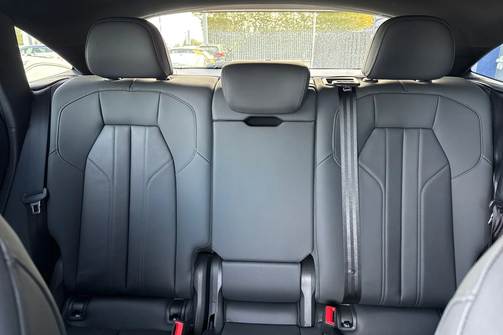 Audi Q5 thumbnail image number 35