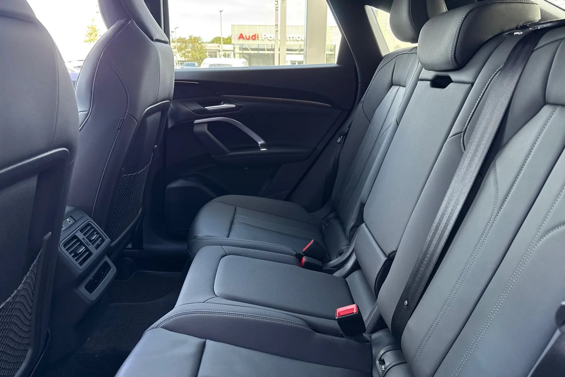 Audi Q5 thumbnail image number 33